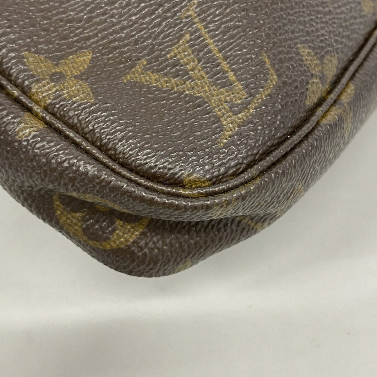 Louis Vuitton Brown Pouch (Pre-Owned)