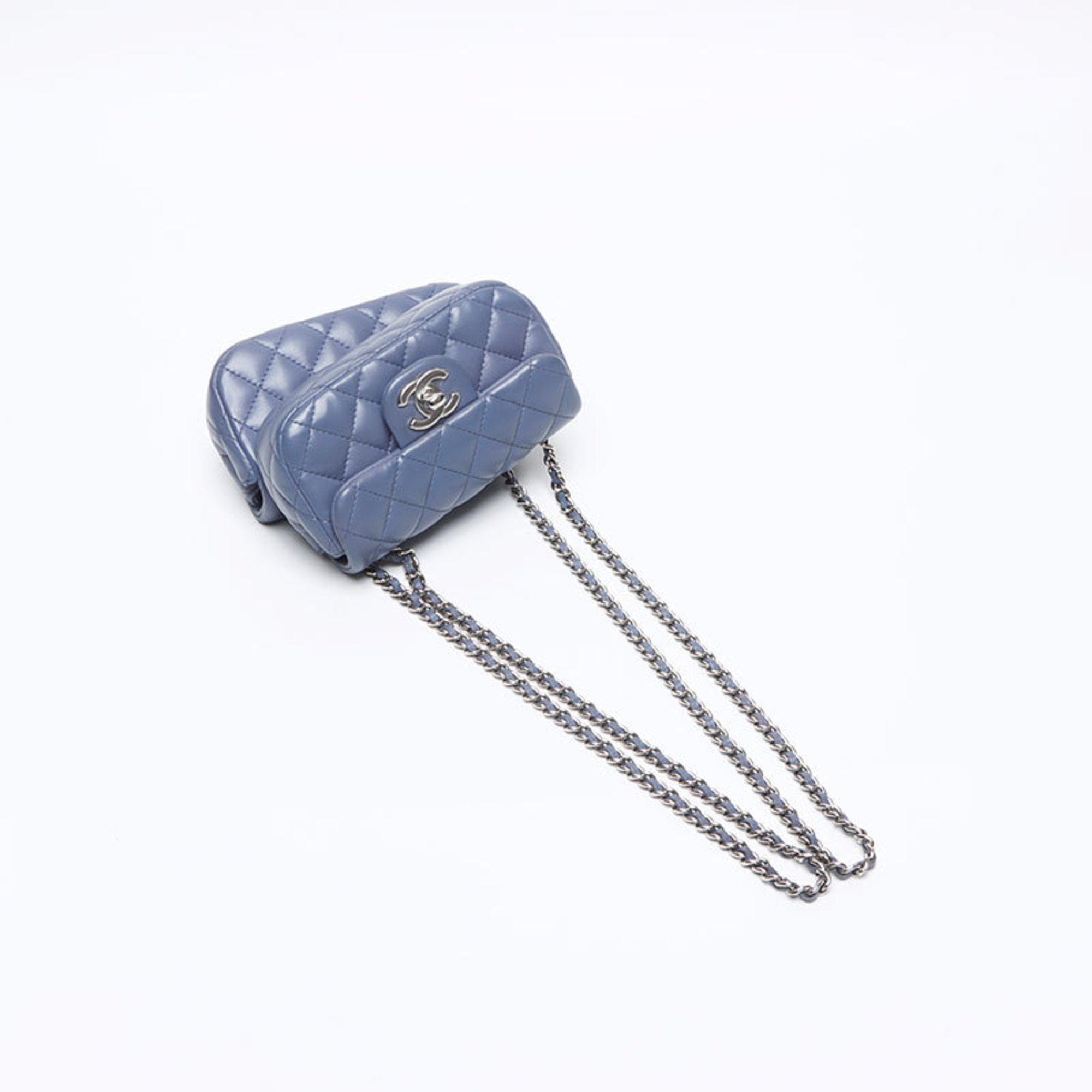 Chanel Blue Leather Shoulder Bag (Pre-Owned)