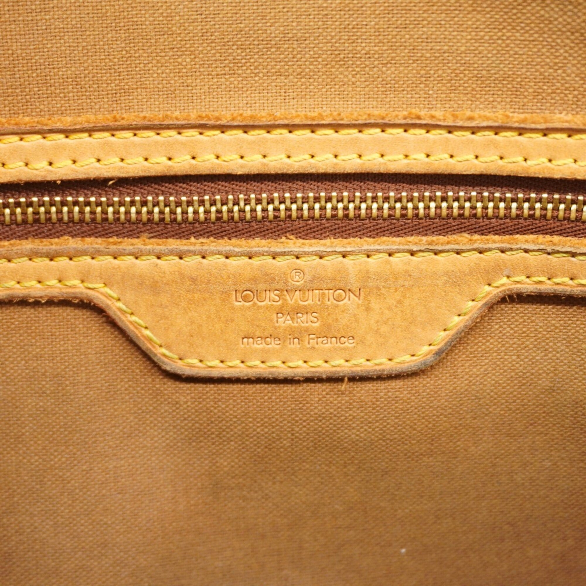 Louis Vuitton Brown Shoulder Bag (Pre-Owned)