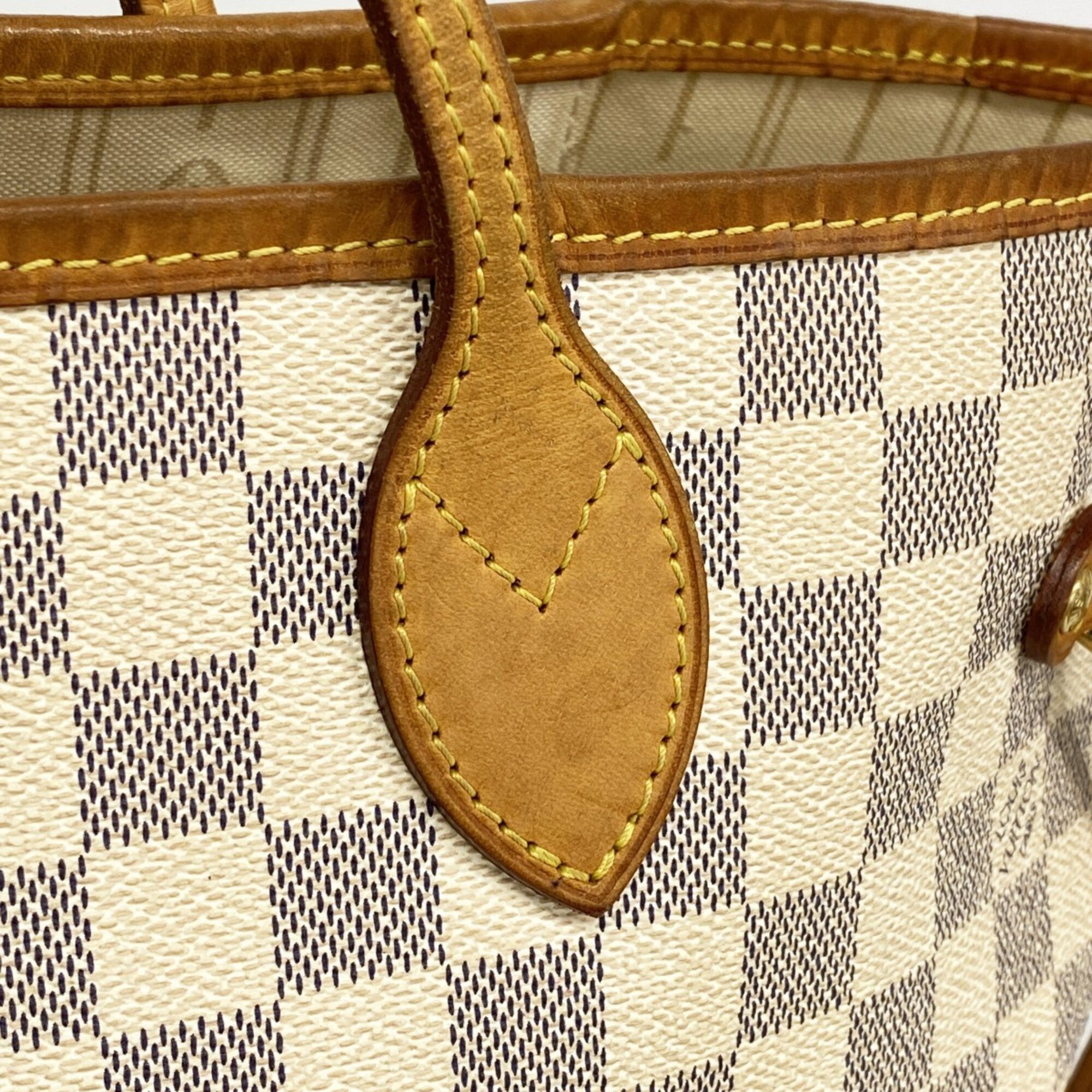 Louis Vuitton White Tote Bag (Pre-Owned)