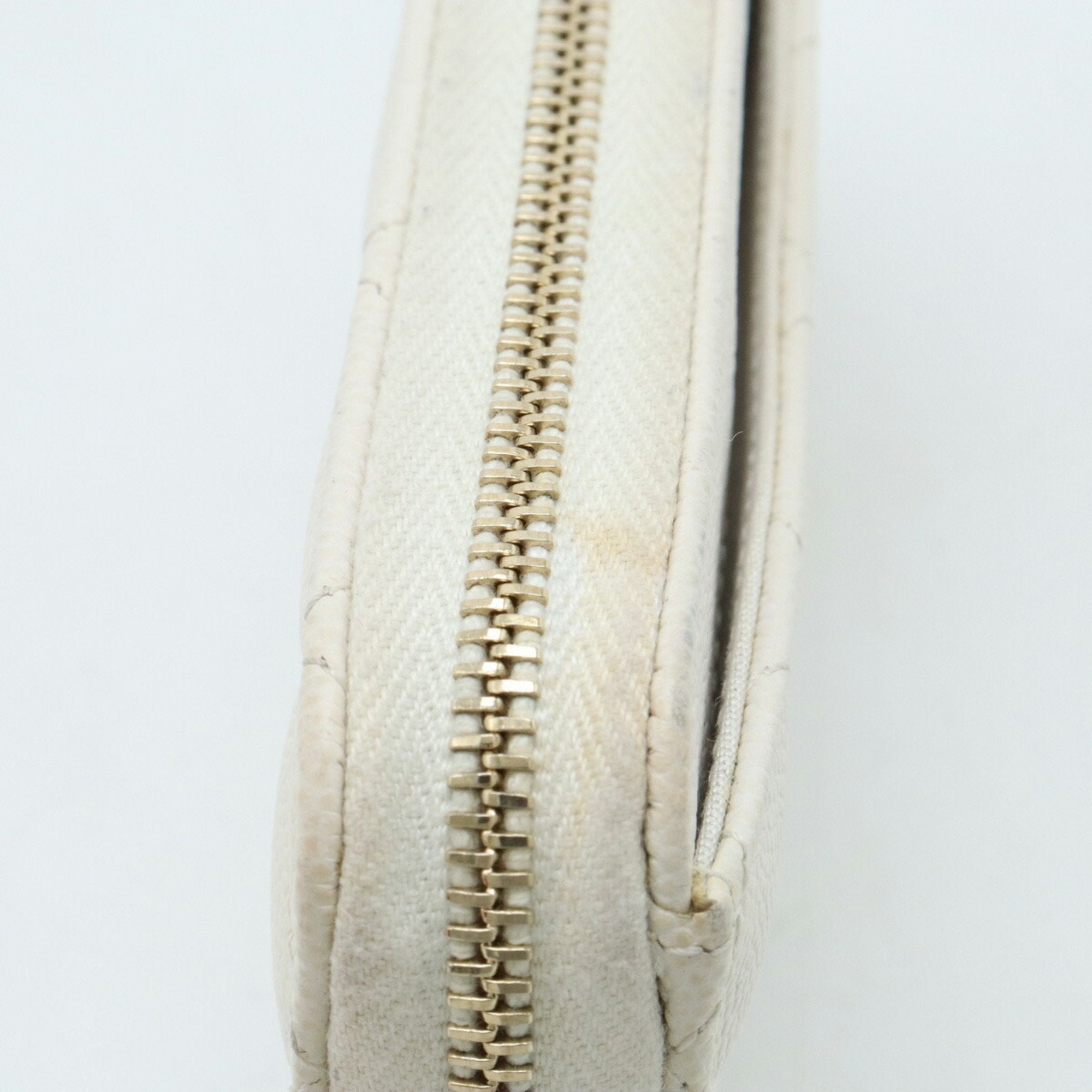 Chanel White Caviar Leather Long Wallet (Bi-Fold) (Pre-Owned)