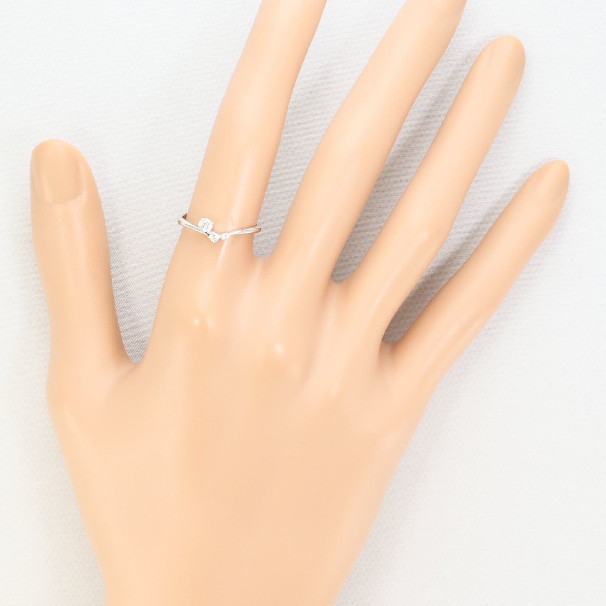 Unbranded White Gold White Gold (10K) Band Ring (Pre-Owned)