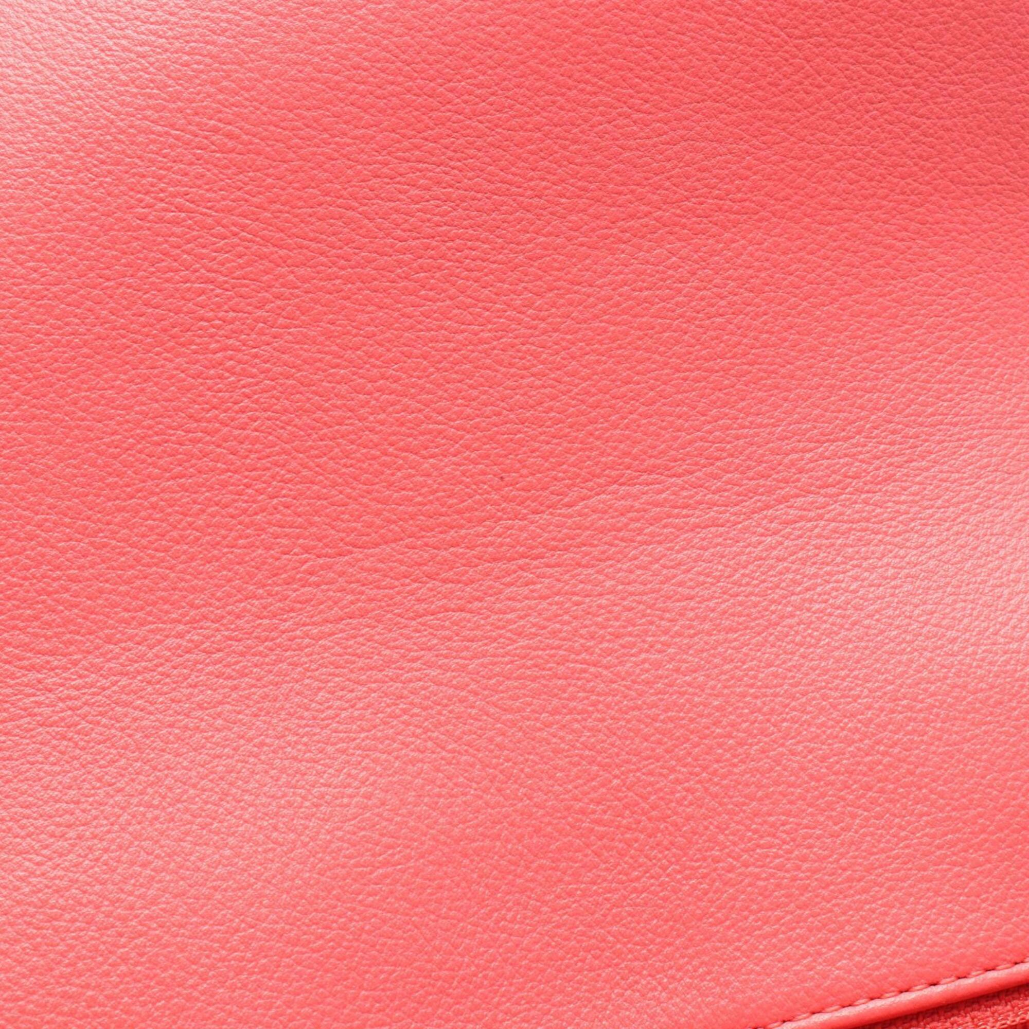 Chanel Pink Leather Handbag (Pre-Owned)