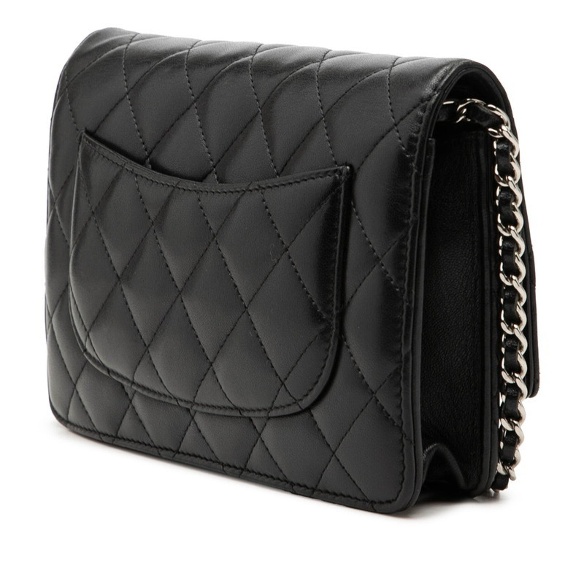Chanel Matelasse Black Leather Shoulder Bag (Pre-Owned)