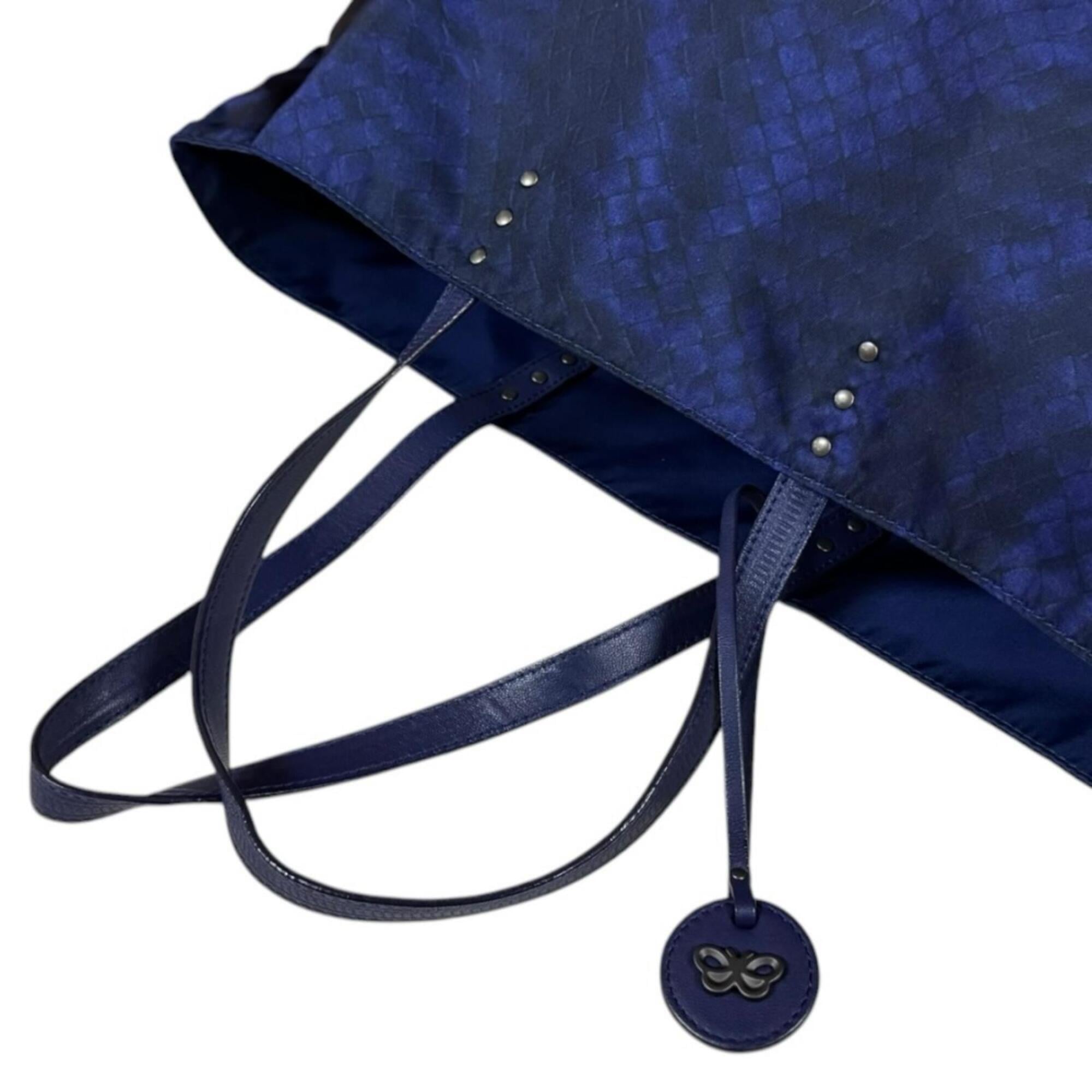 Bottega Veneta Navy Nylon Handbag Tote Bag (Pre-Owned)