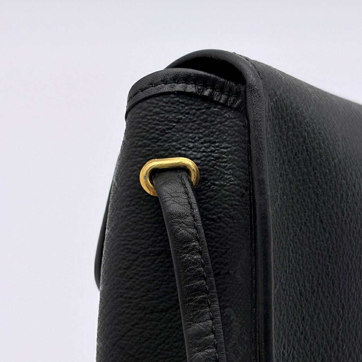 Christian Dior Black Pvc Leather Pochette Shoulder Bag (Pre-Owned)