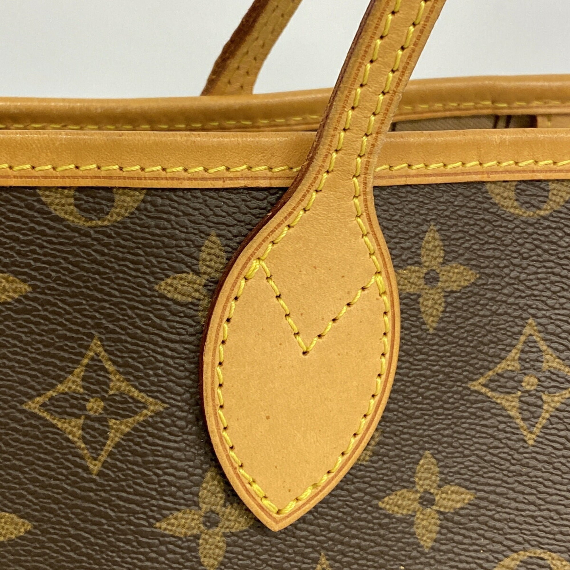 Louis Vuitton Brown Tote Bag (Pre-Owned)