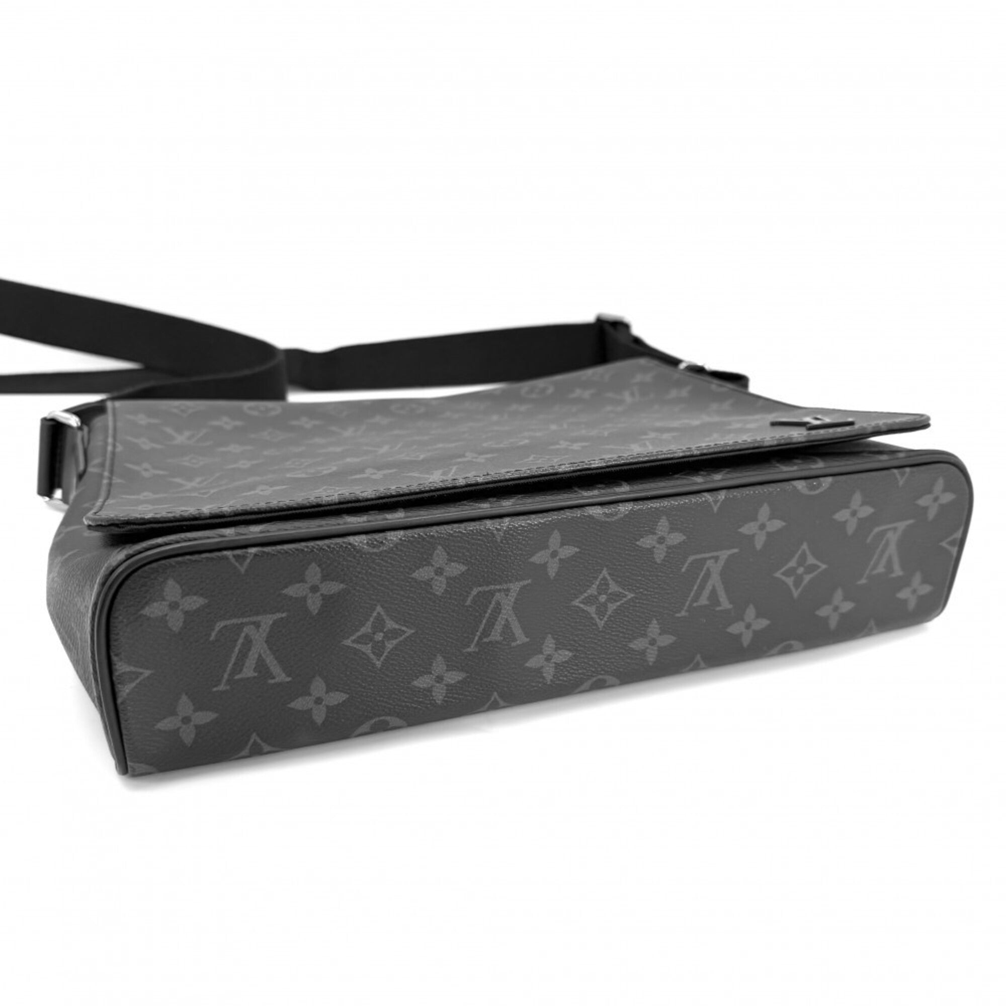 Louis Vuitton Black Monogram Eclipse Messenger Bag Shoulder Bag (Pre-Owned)
