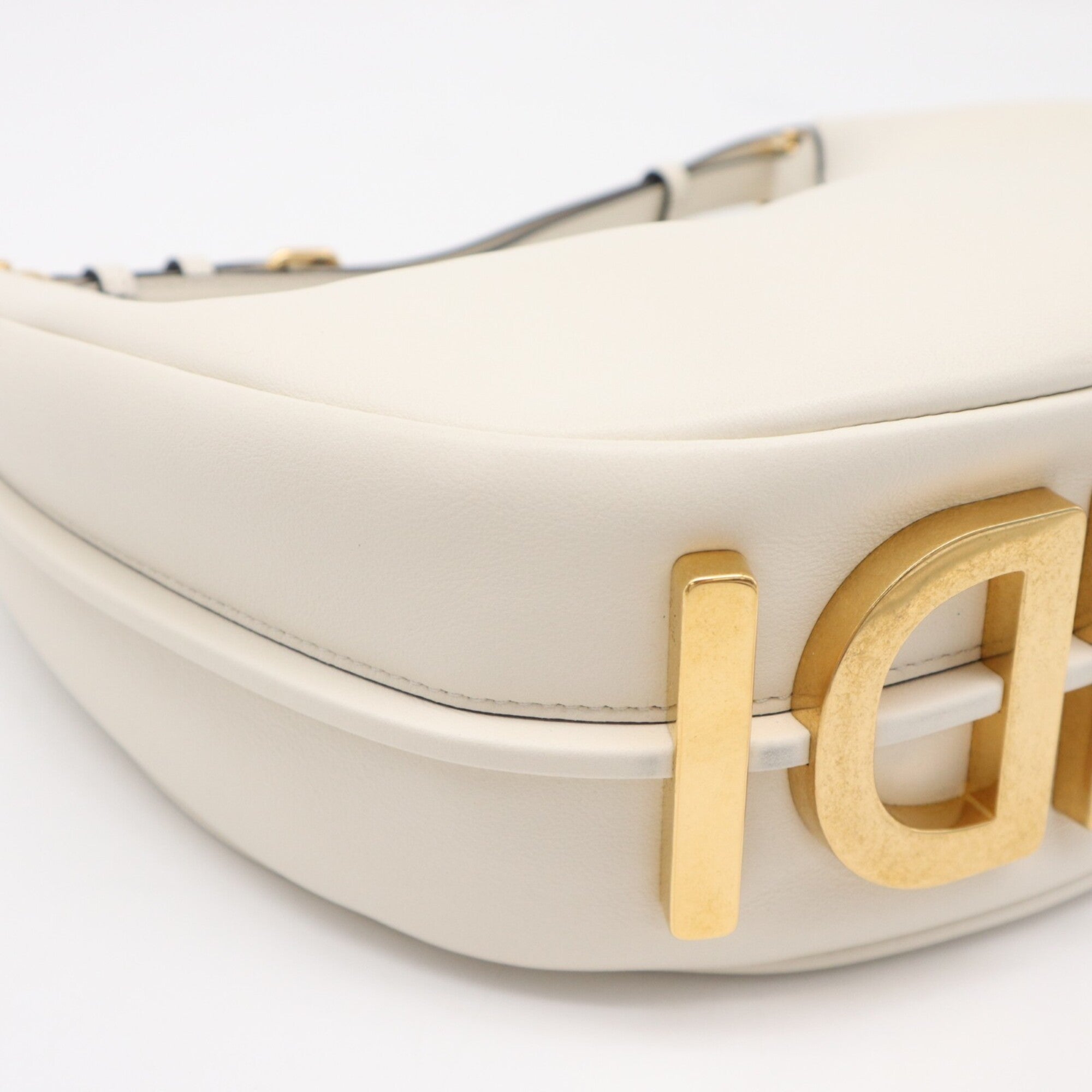 Fendi White Leather Handbag (Pre-Owned)