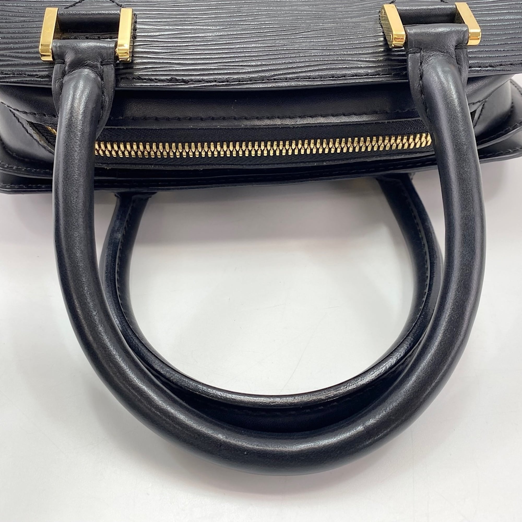 Louis Vuitton Black Handbag (Pre-Owned)