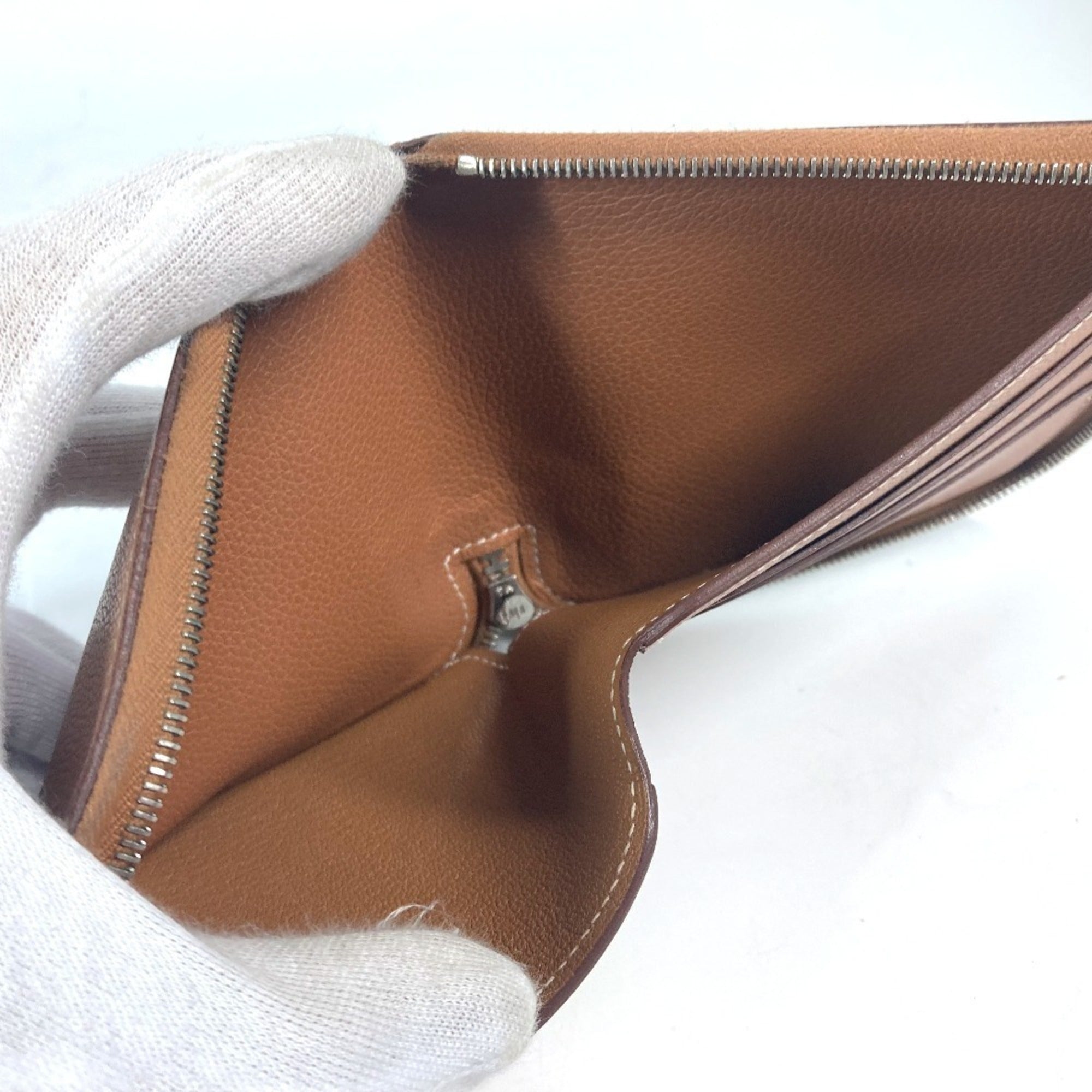 Hermes Brown Evercalf Leather Wallet (Bi-Fold) (Pre-Owned)