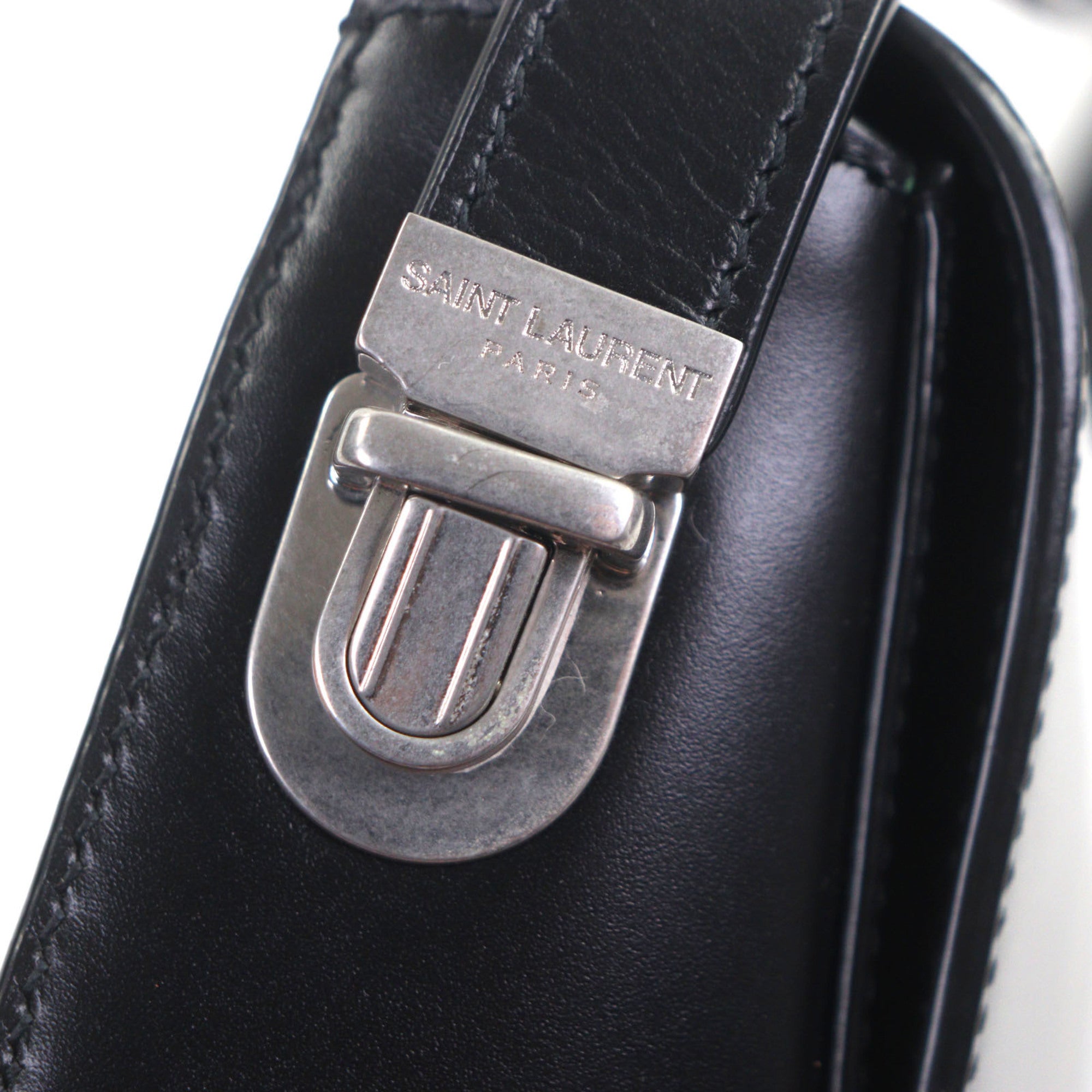 Saint Laurent Black Leather Shoulder Bag (Pre-Owned)