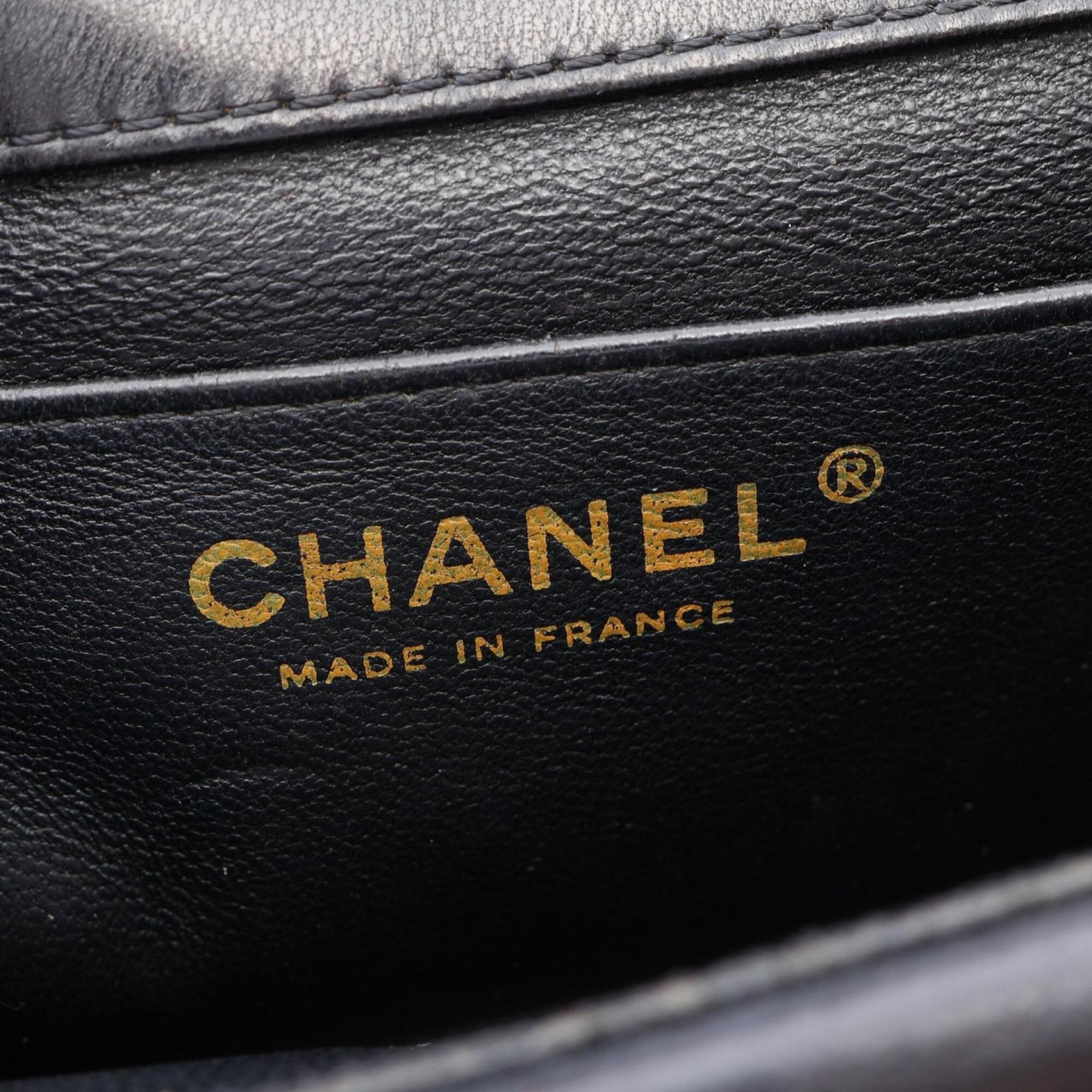 Chanel Black Leather Handbag Shoulder Bag (Pre-Owned)