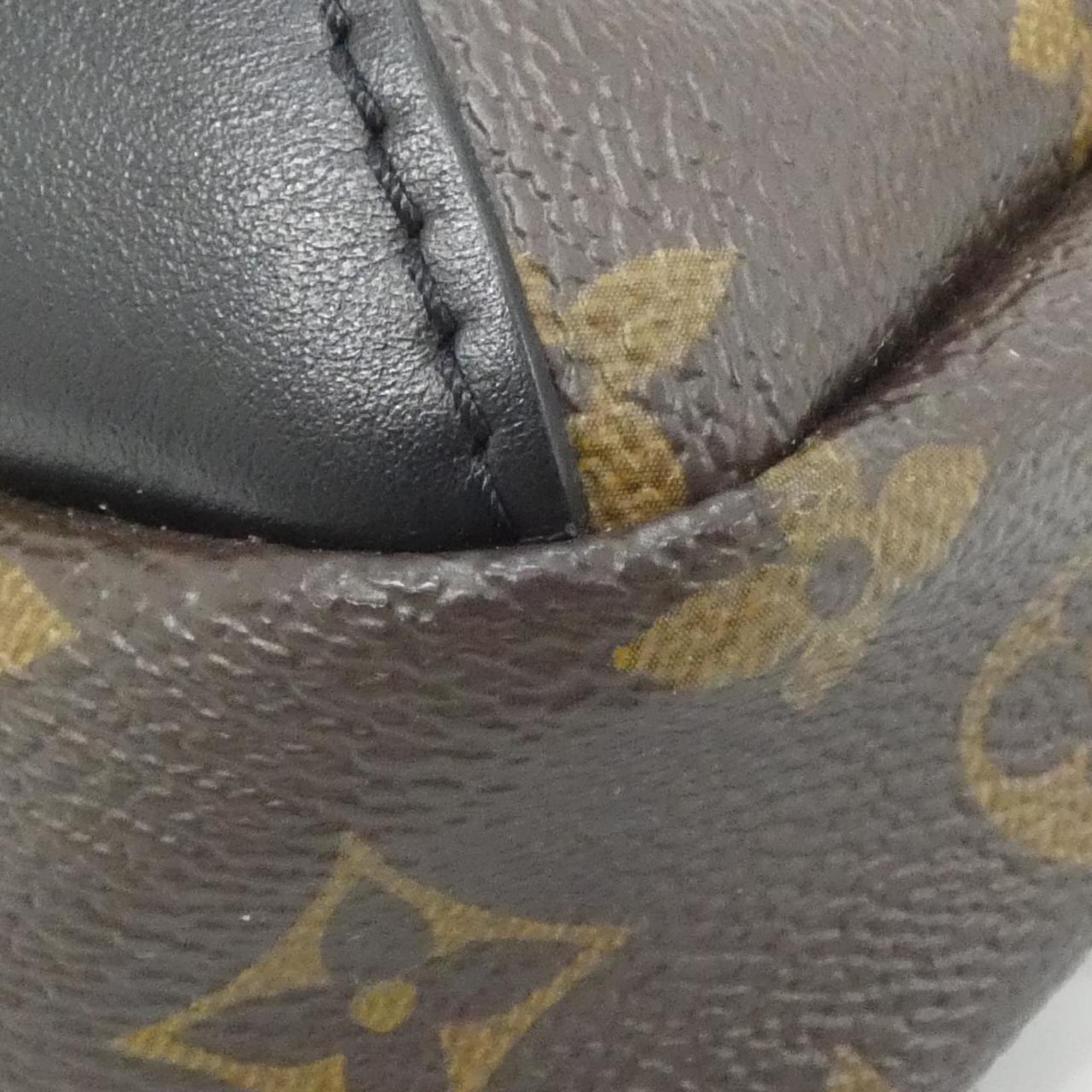 Louis Vuitton Brown Coated Canvas Shoulder Bag (Pre-Owned)
