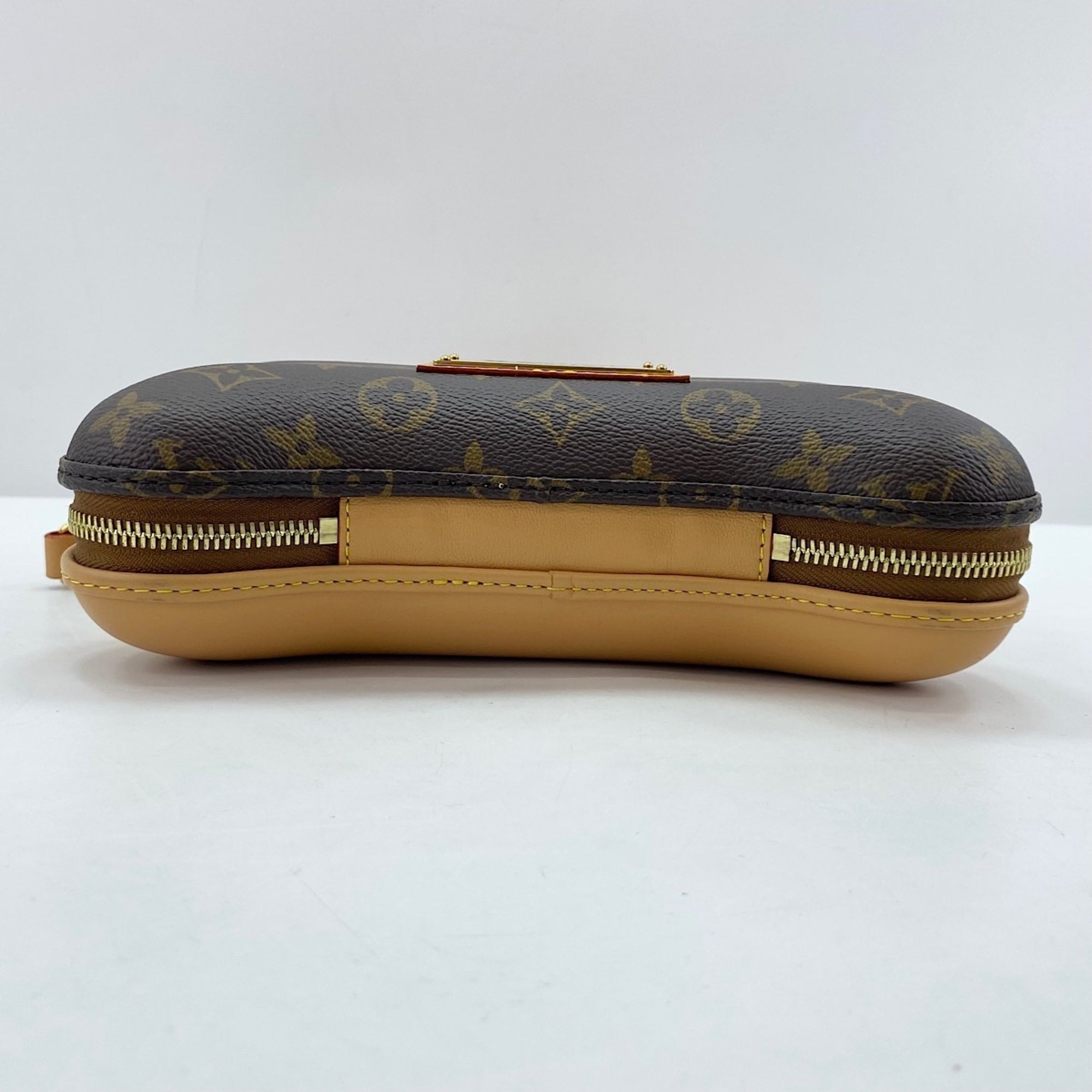 Louis Vuitton Brown Shoulder Bag (Pre-Owned)