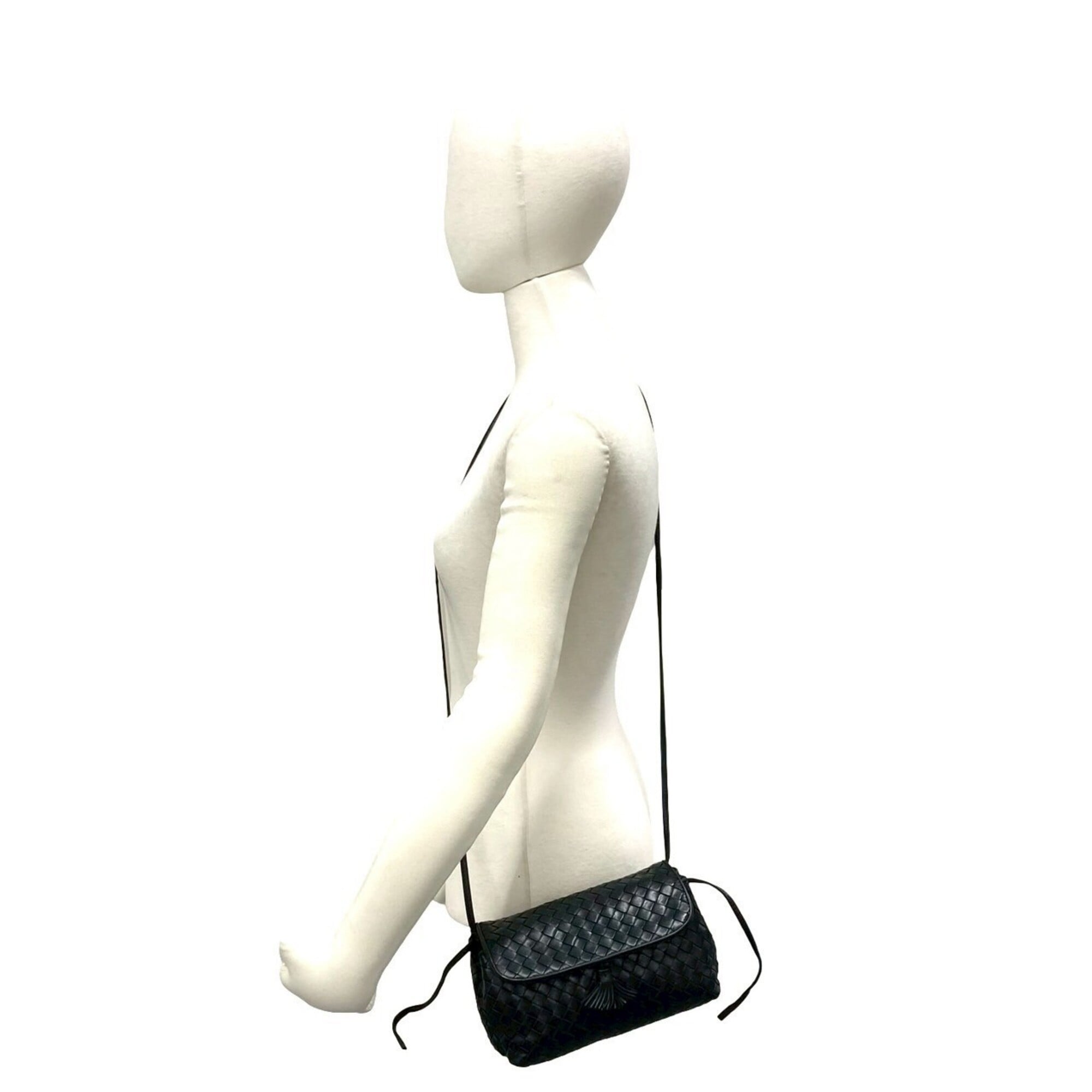 Bottega Veneta Black Leather Pochette Shoulder Bag (Pre-Owned)