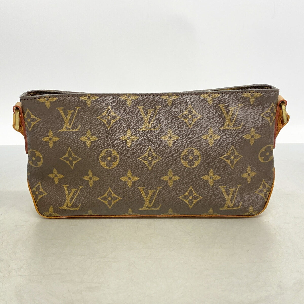 Louis Vuitton Brown Shoulder Bag (Pre-Owned)