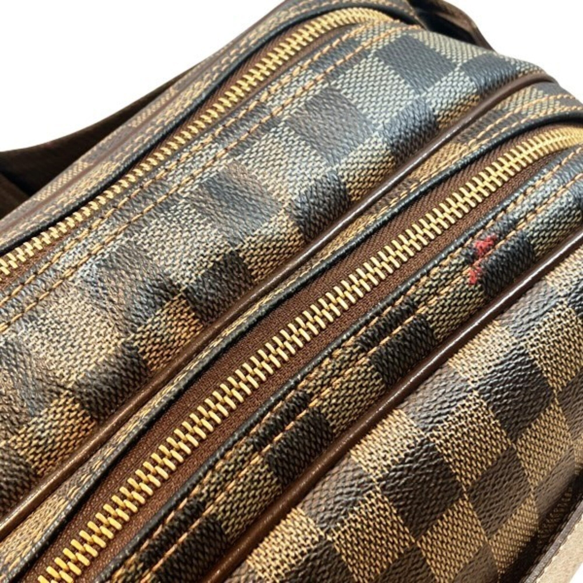Louis Vuitton Brown Handbag Shoulder Bag (Pre-Owned)