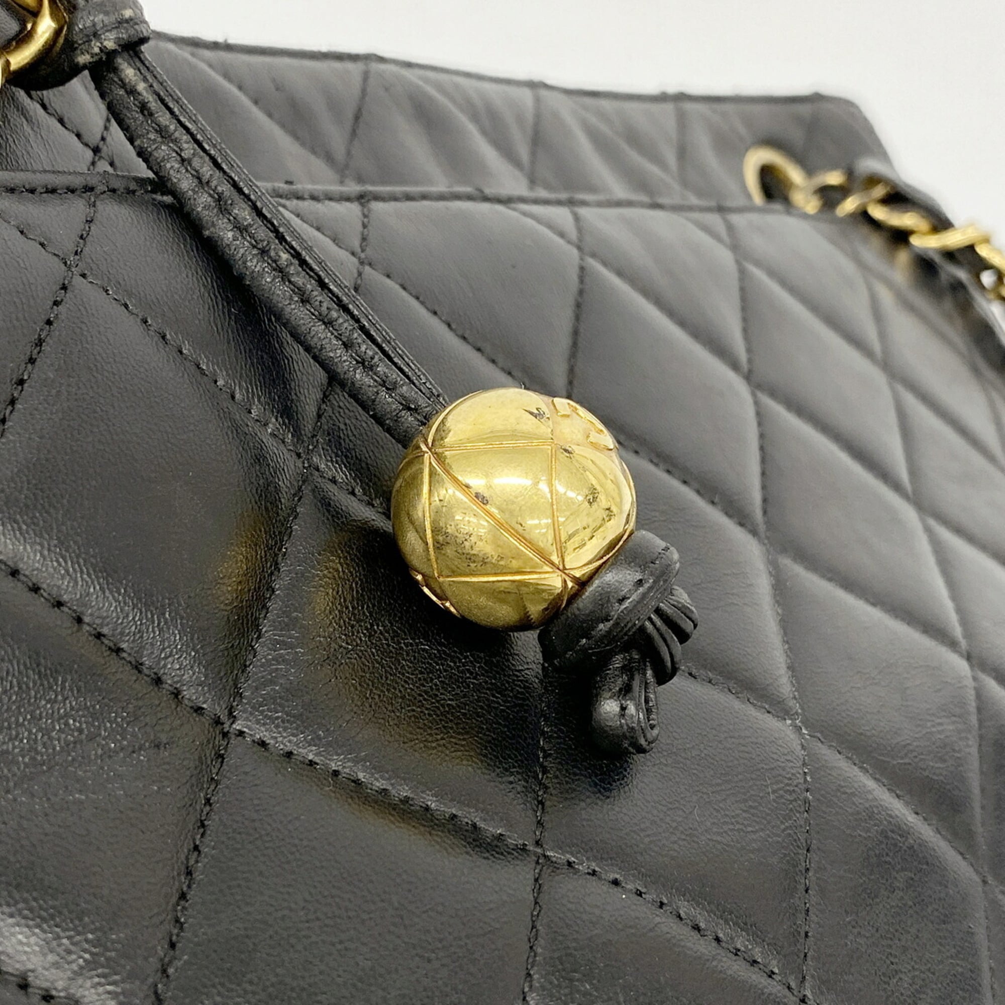 Chanel Black Leather Tote Bag (Pre-Owned)