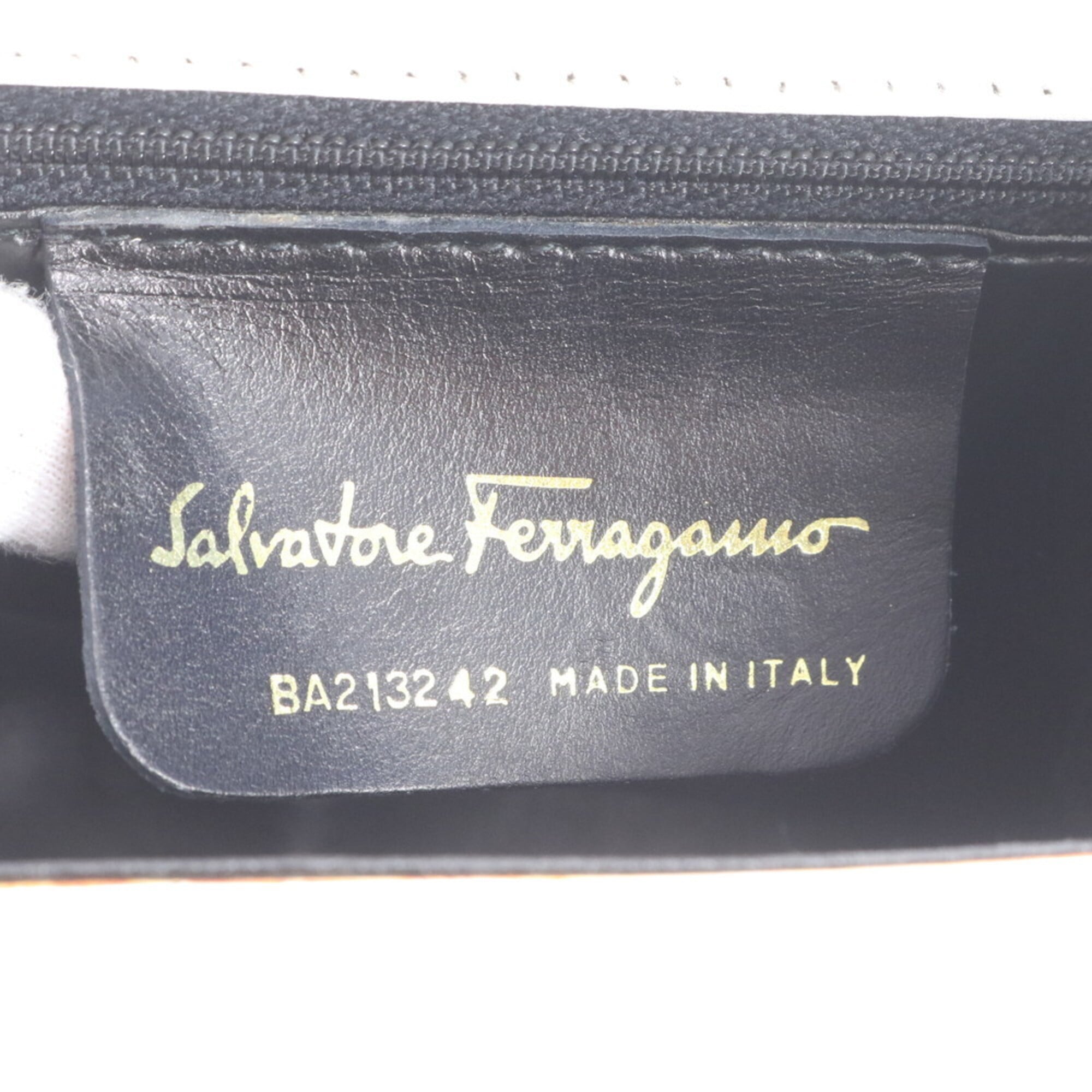 Salvatore Ferragamo Black White Leather Shoulder Bag (Pre-Owned)