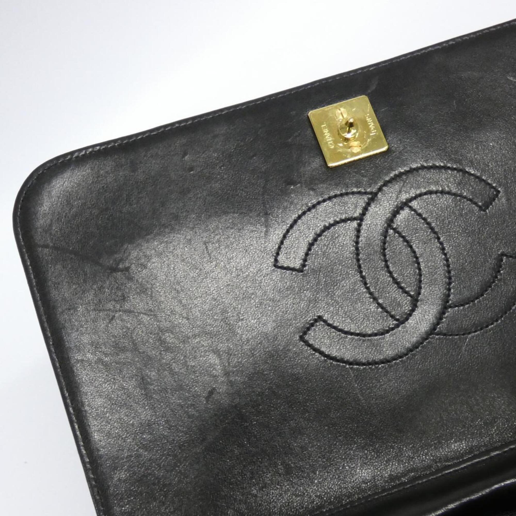 Chanel Black Leather Shoulder Bag (Pre-Owned)