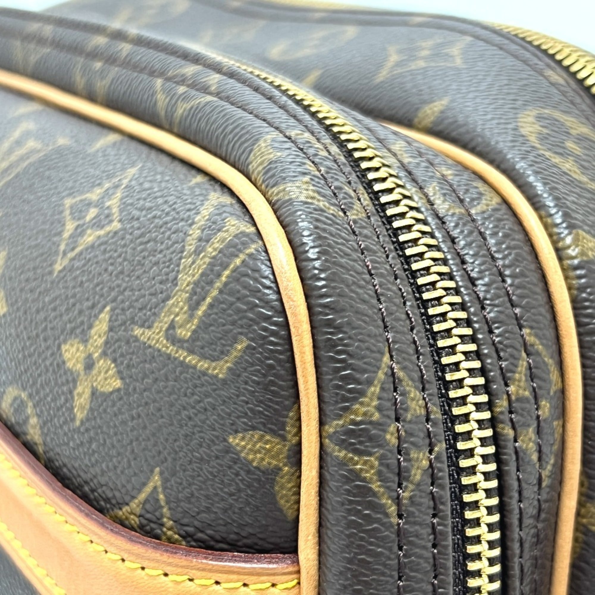 Louis Vuitton Brown Monogram Monogram Shoulder Bag (Pre-Owned)