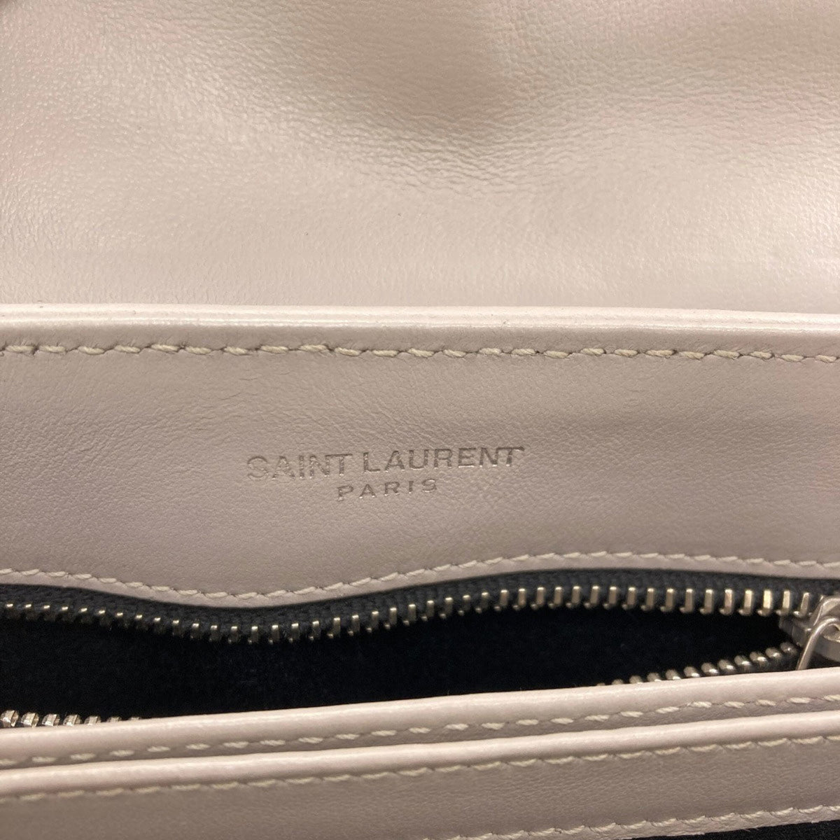 Yves Saint Laurent Light Gray Leather Shoulder Bag (Pre-Owned)