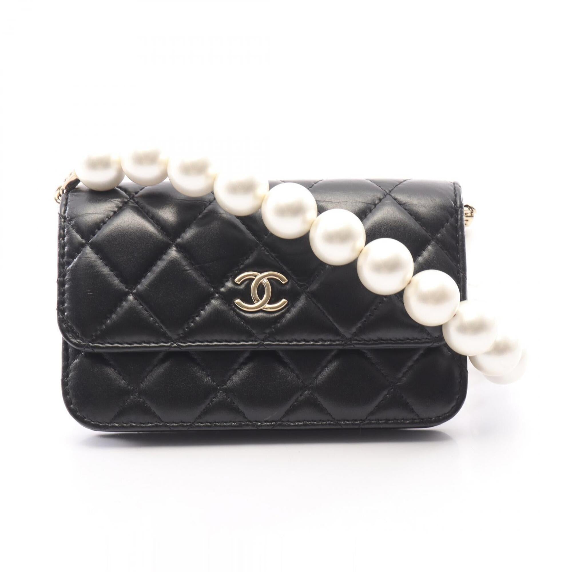Chanel Black Leather Handbag Shoulder Bag (Pre-Owned)
