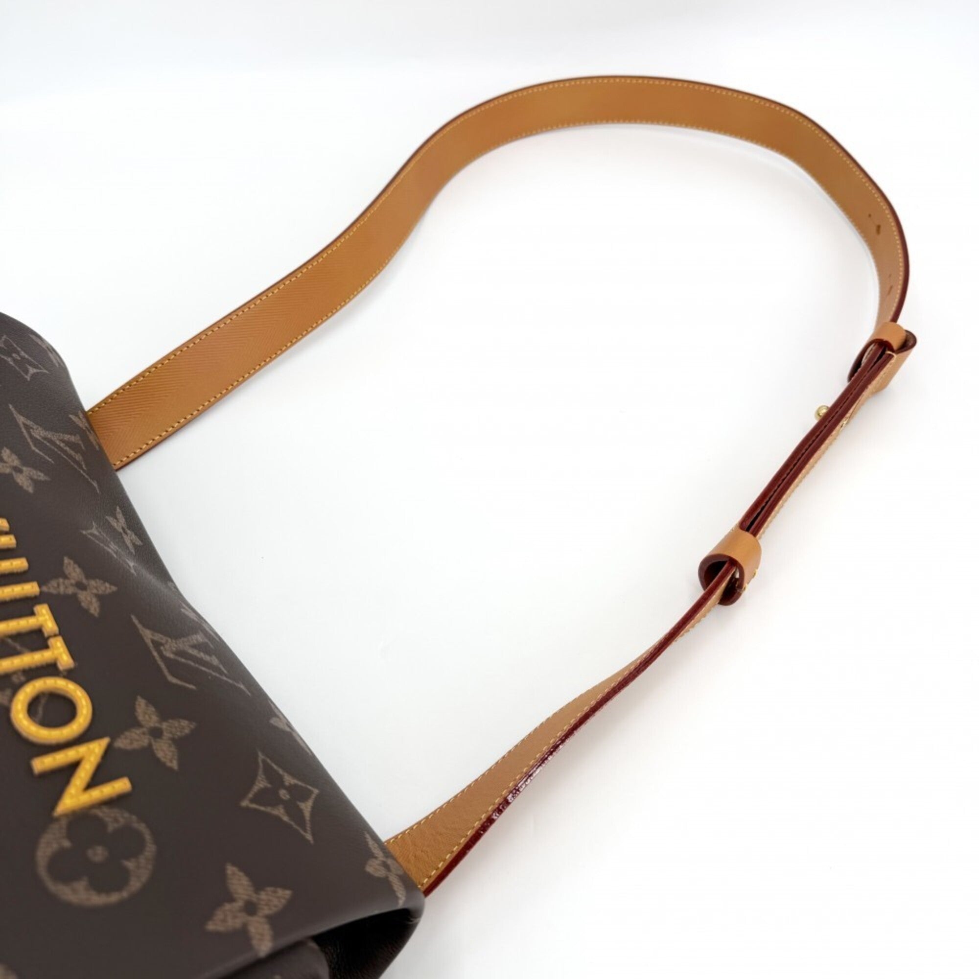 Louis Vuitton Brown Monogram Canvas Shoulder Bag (Pre-Owned)