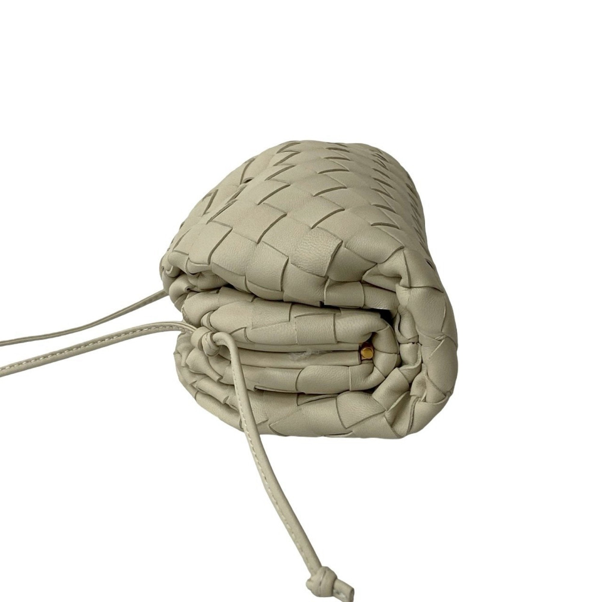 Bottega Veneta White Leather Pouch Shoulder Bag (Pre-Owned)