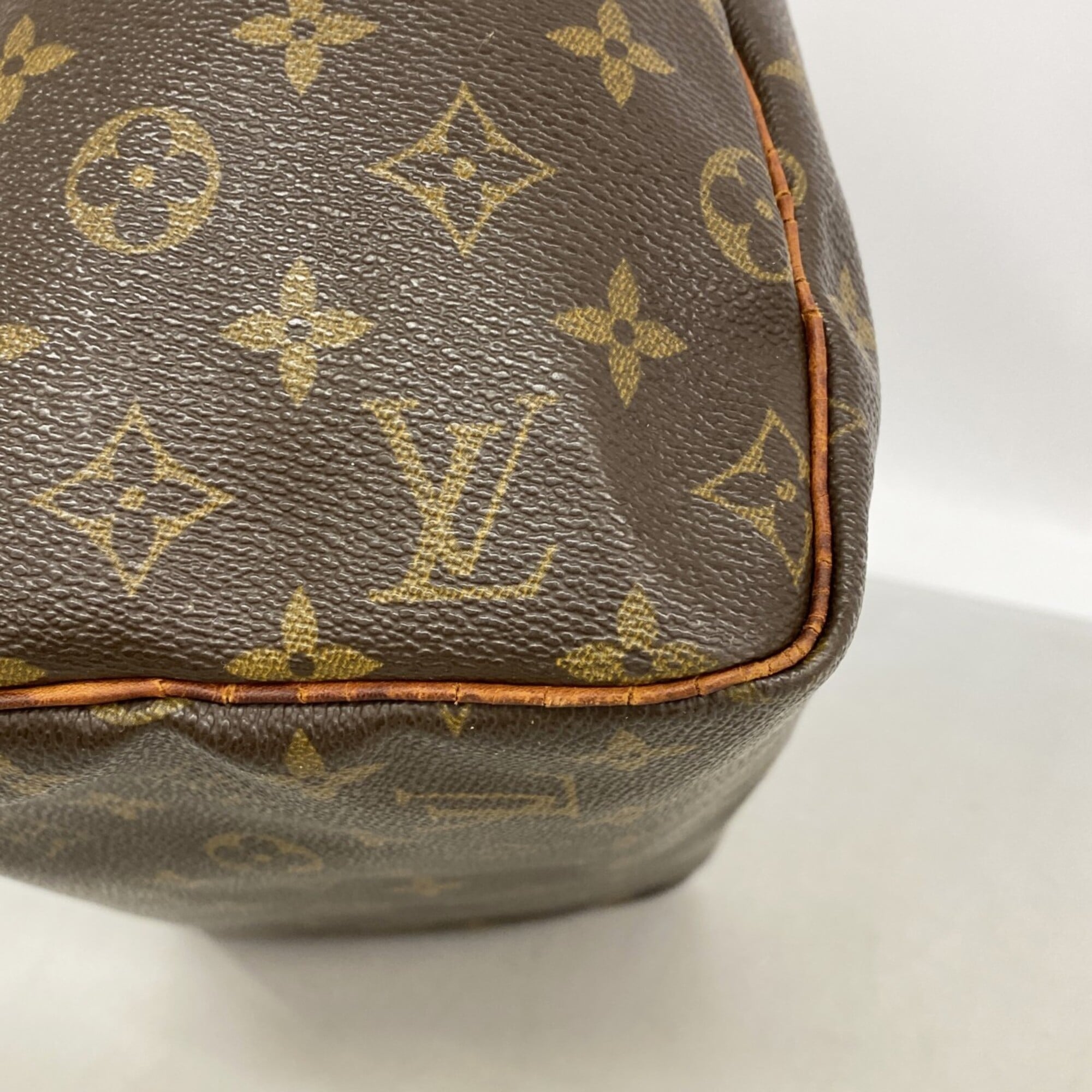 Louis Vuitton Brown Handbag (Pre-Owned)