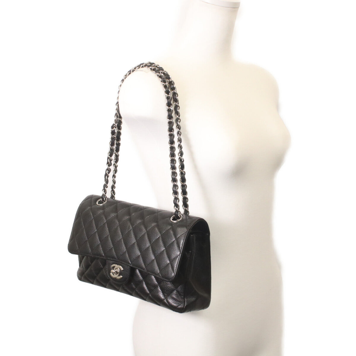 Chanel Matelasse Black Grained Calfskin Shoulder Bag (Pre-Owned)
