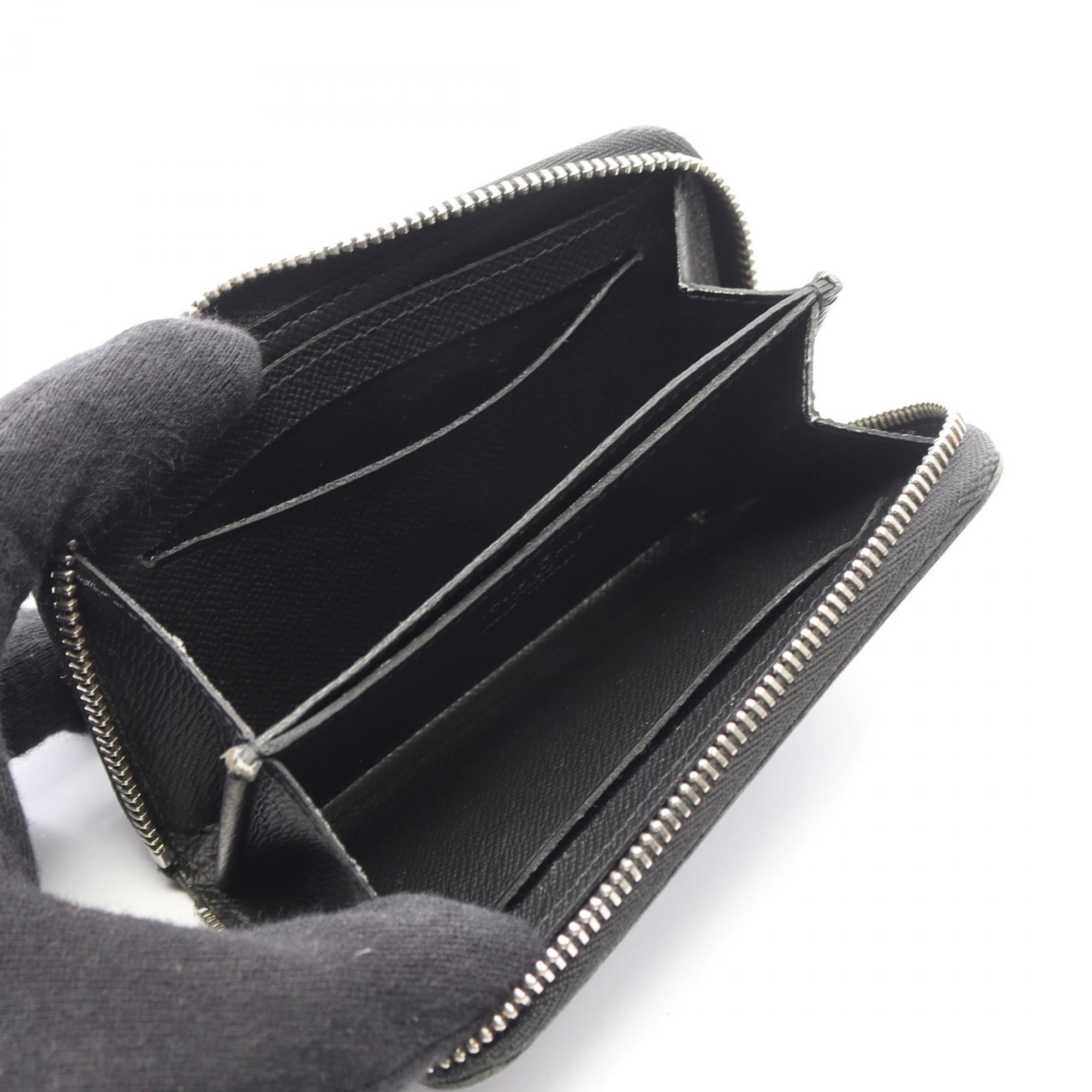 Louis Vuitton Black Taiga Leather Coin Purse/Coin Case (Pre-Owned)