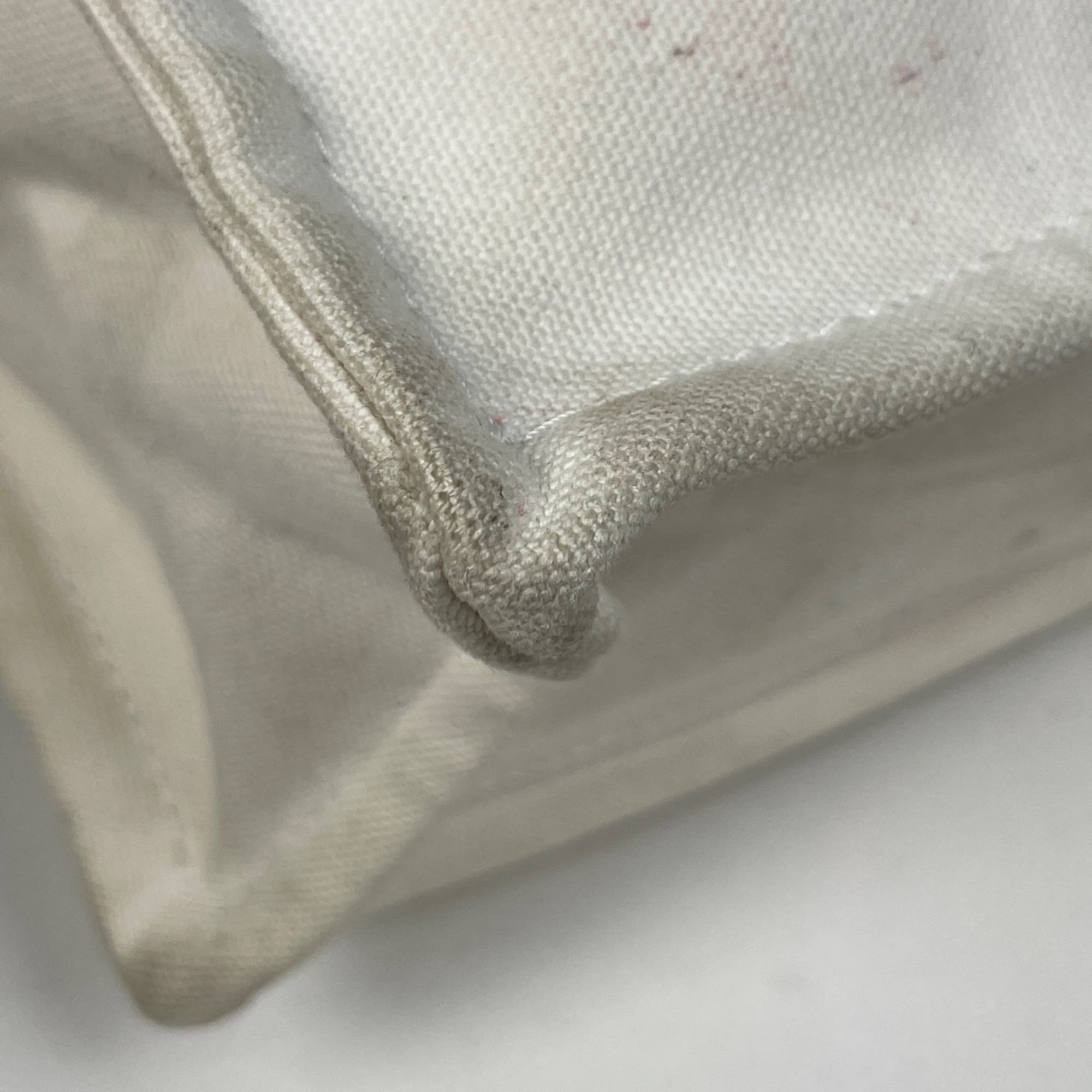 Chanel White Canvas Tote Bag (Pre-Owned)