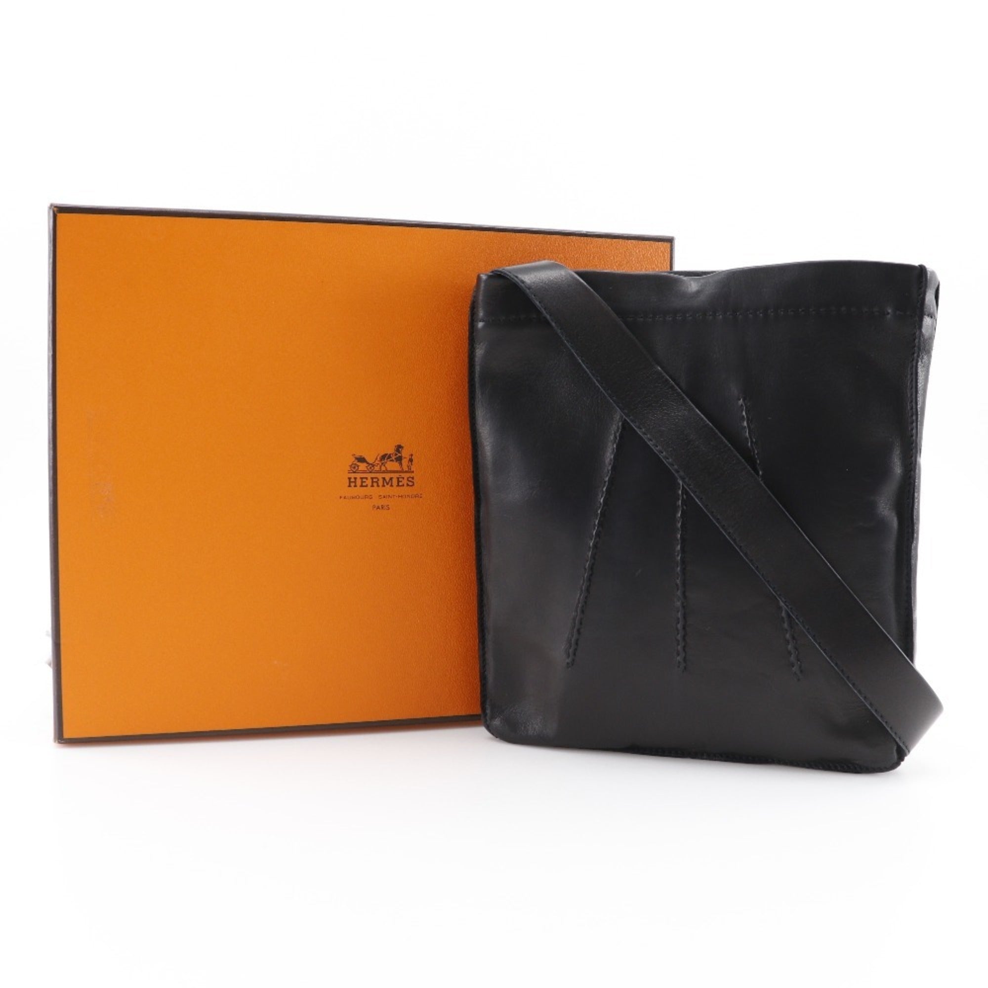 Hermes Black Leather Shoulder Bag (Pre-Owned)