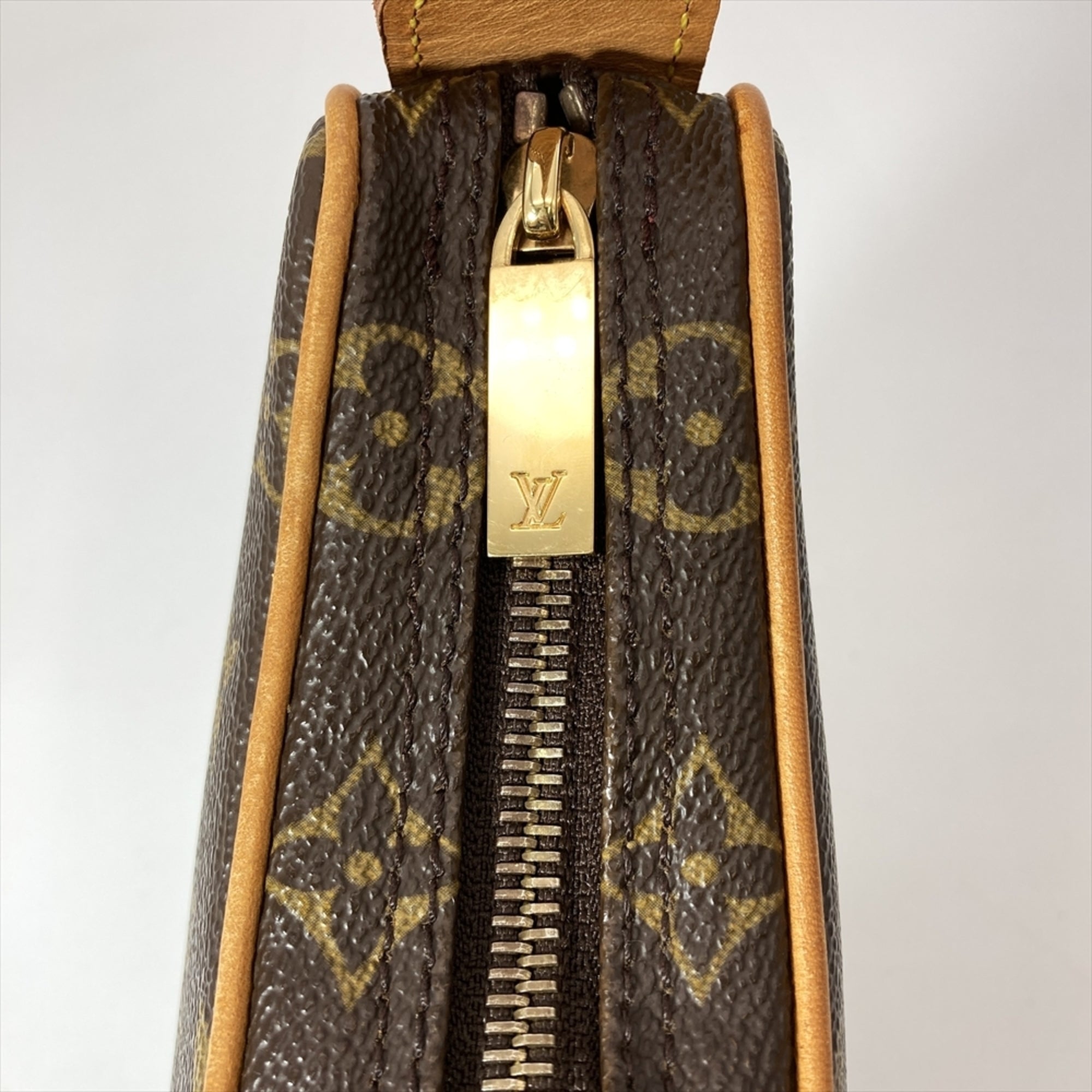 Louis Vuitton Brown Monogram Monogram Pochette Shoulder Bag (Pre-Owned)