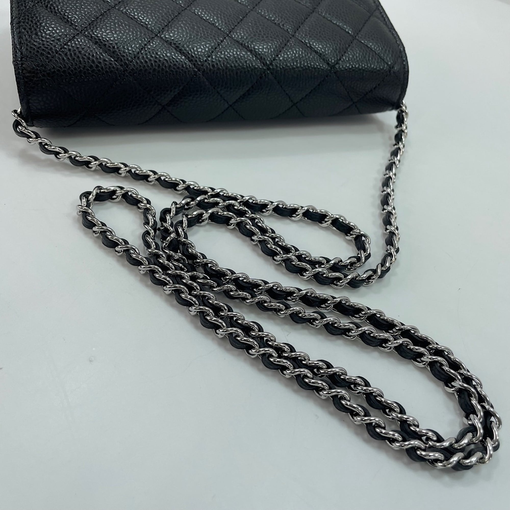 Chanel Black Shoulder Bag (Pre-Owned)