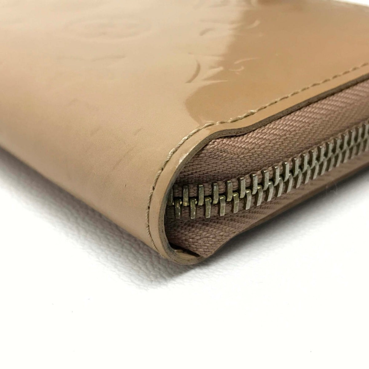 Louis Vuitton Beige Leather Long Wallet (Bi-Fold) (Pre-Owned)