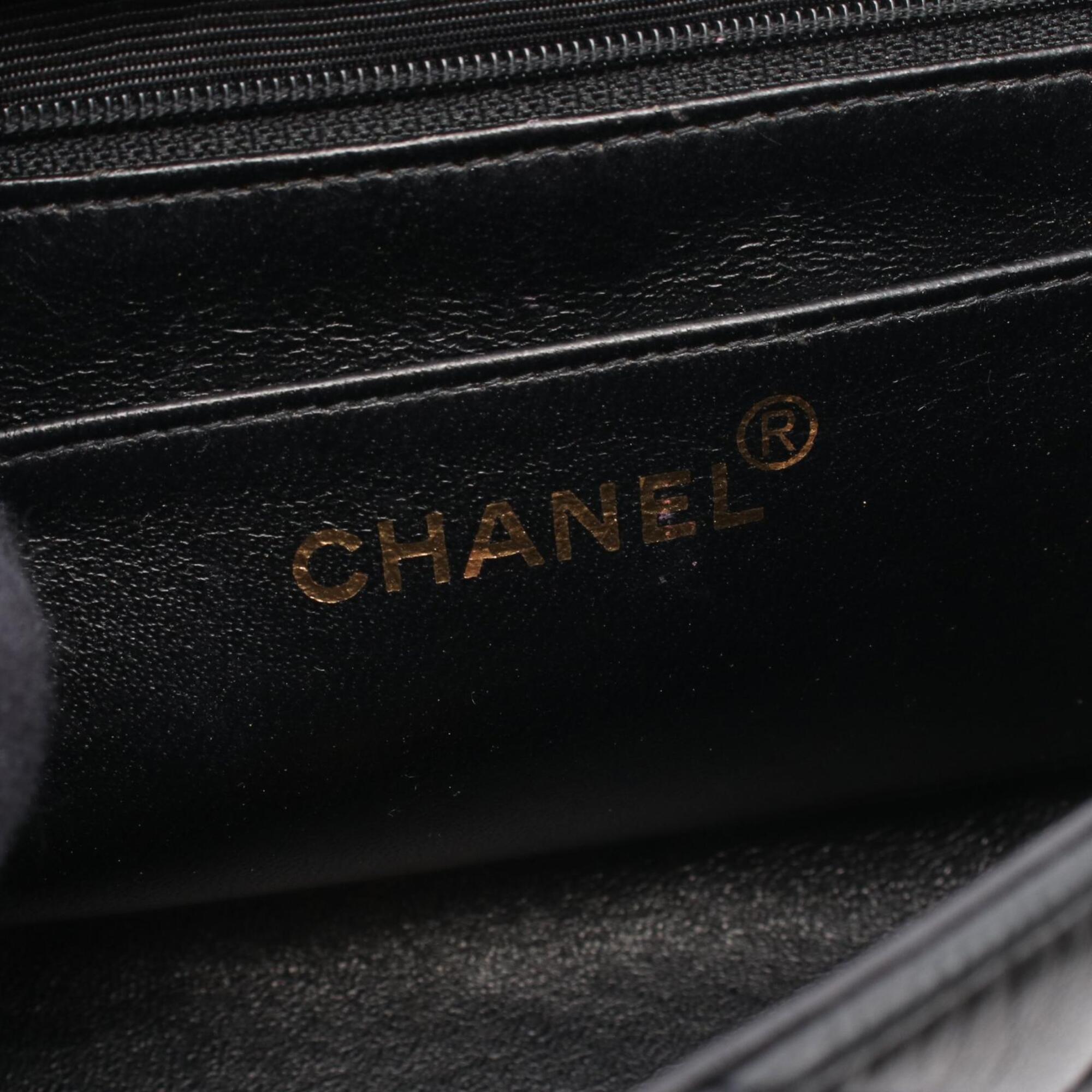 Chanel Black Leather Handbag Shoulder Bag (Pre-Owned)