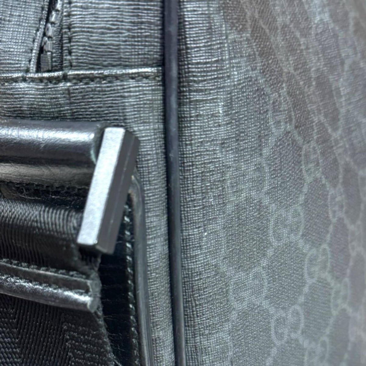 Gucci Gray Gg Supreme Shoulder Bag (Pre-Owned)