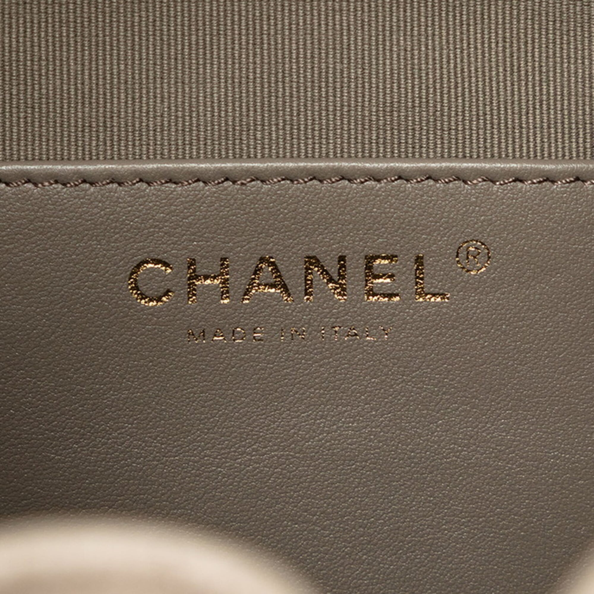 Chanel Beige Suede Shoulder Bag (Pre-Owned)