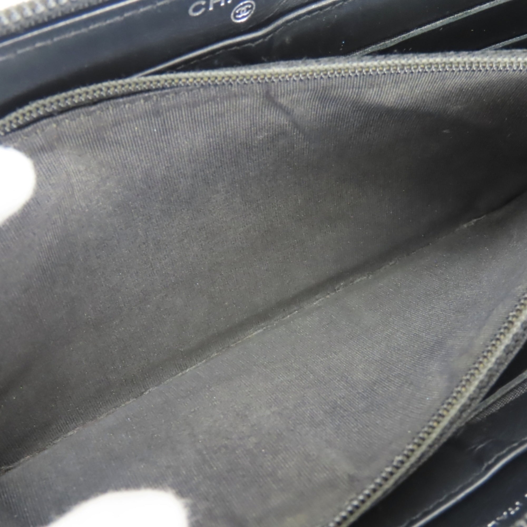 Chanel Black Grained Calfskin Long Wallet (Bi-Fold) (Pre-Owned)