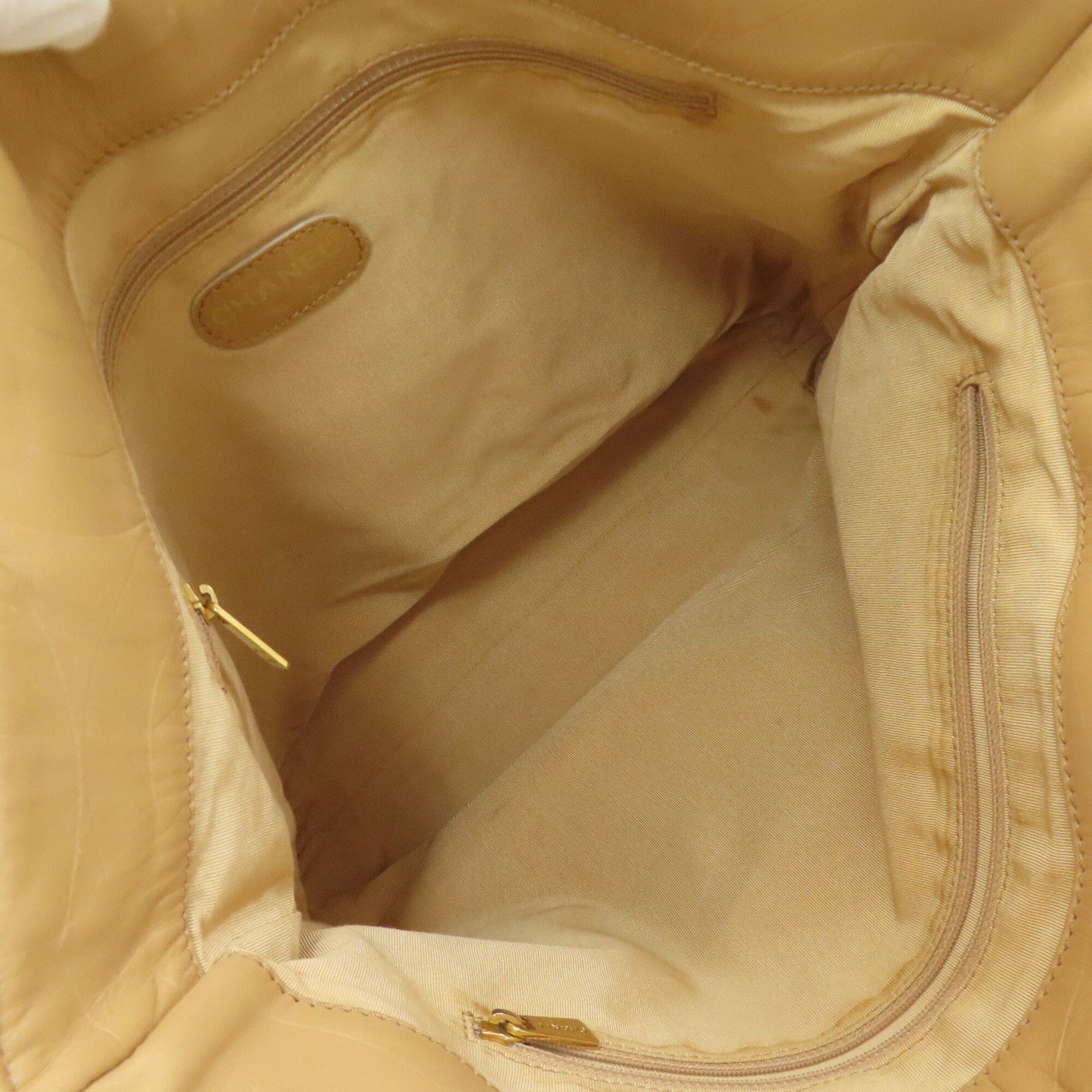 Chanel Beige Leather Tote Bag (Pre-Owned)