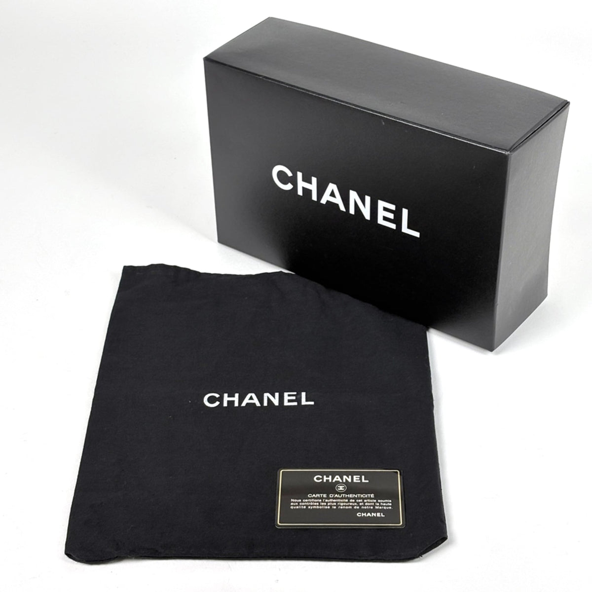 Chanel Black Leather Shoulder Bag (Pre-Owned)