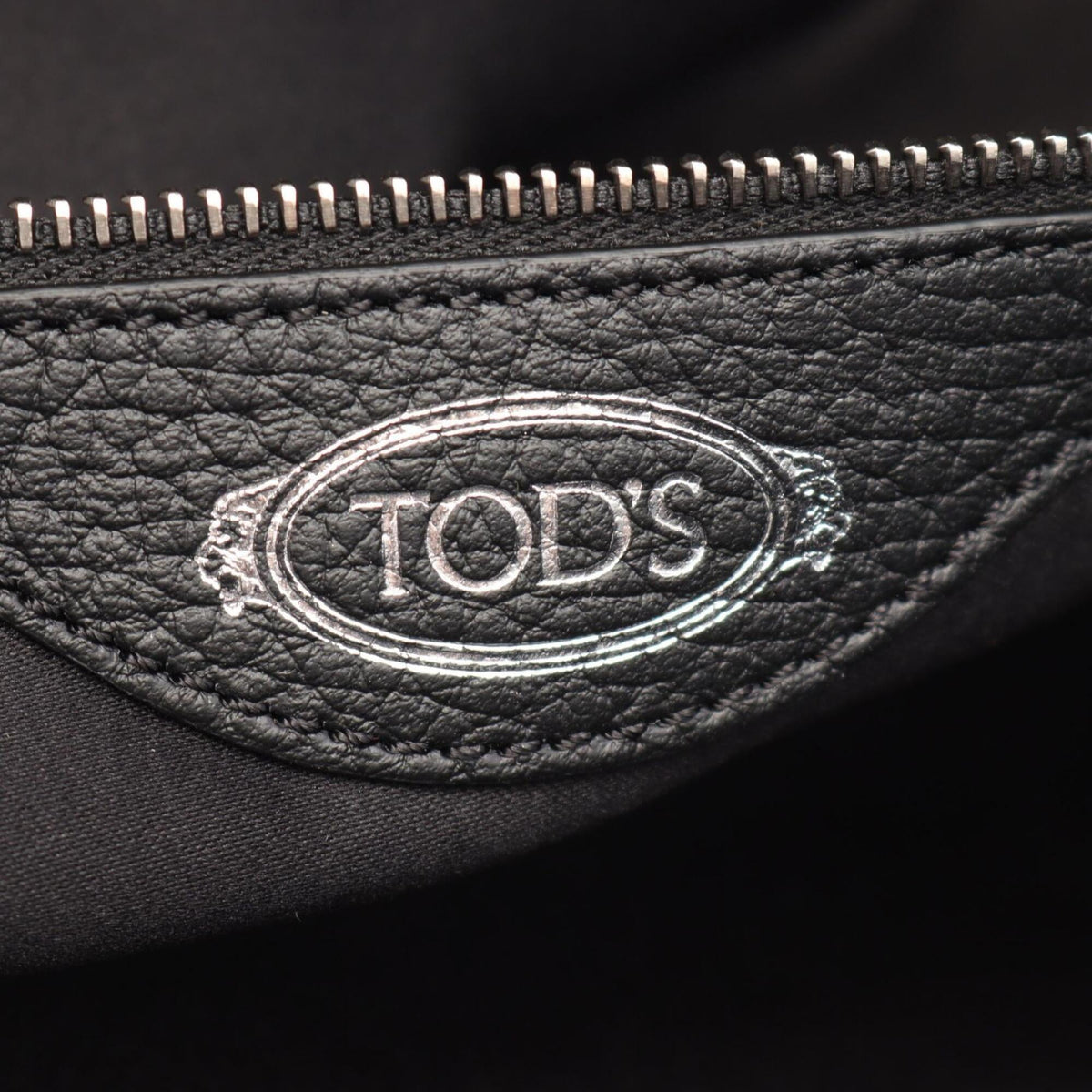 Tod's Black Leather Handbag Tote Bag (Pre-Owned)