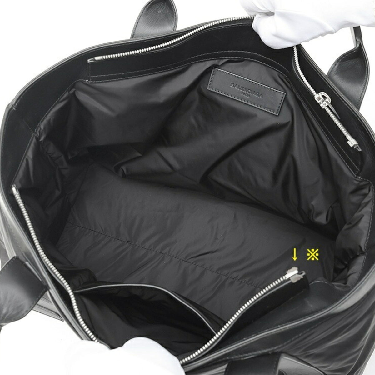 Balenciaga Black Nylon Leather Tote Bag (Pre-Owned)