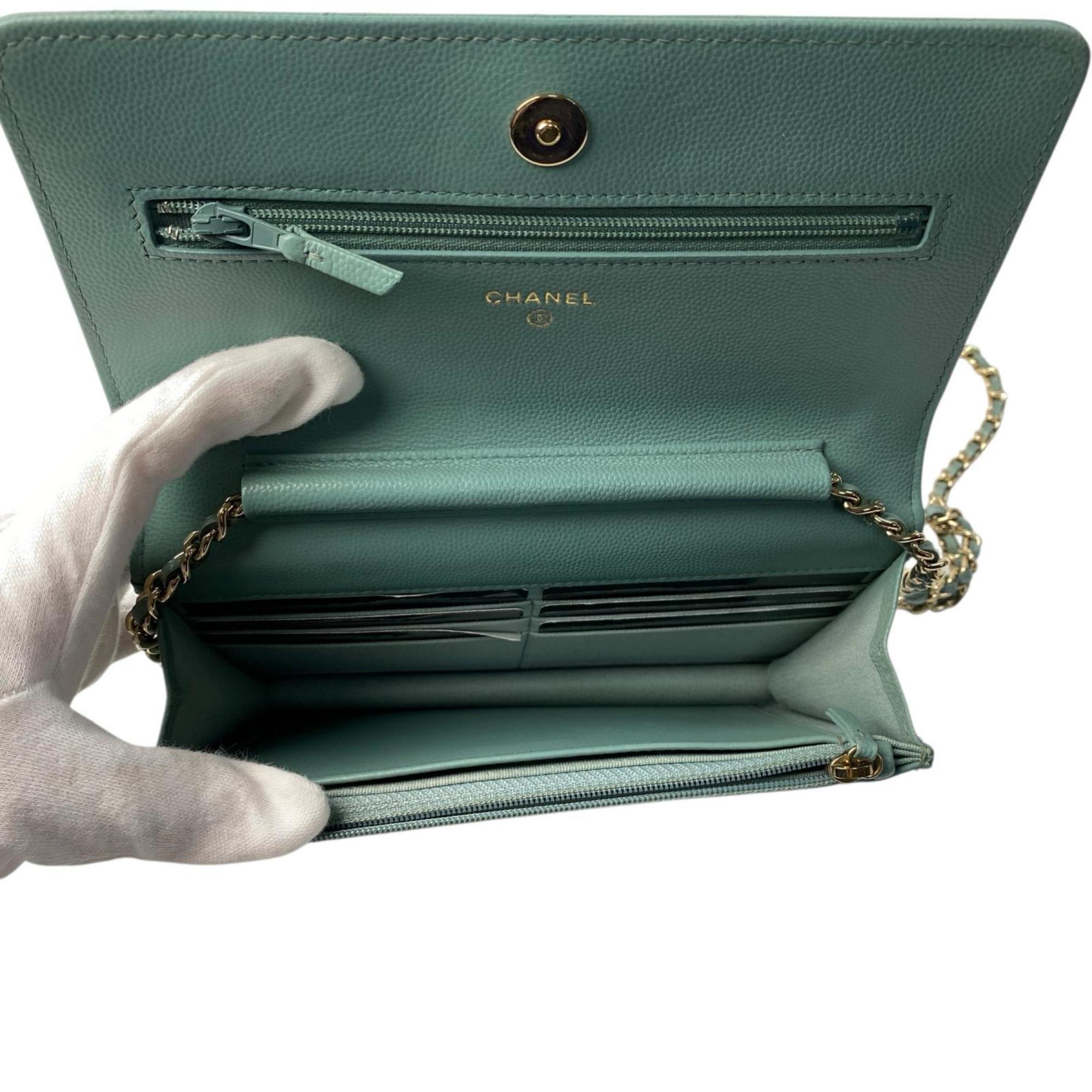 Chanel Green Grained Calfskin Shoulder Bag (Pre-Owned)