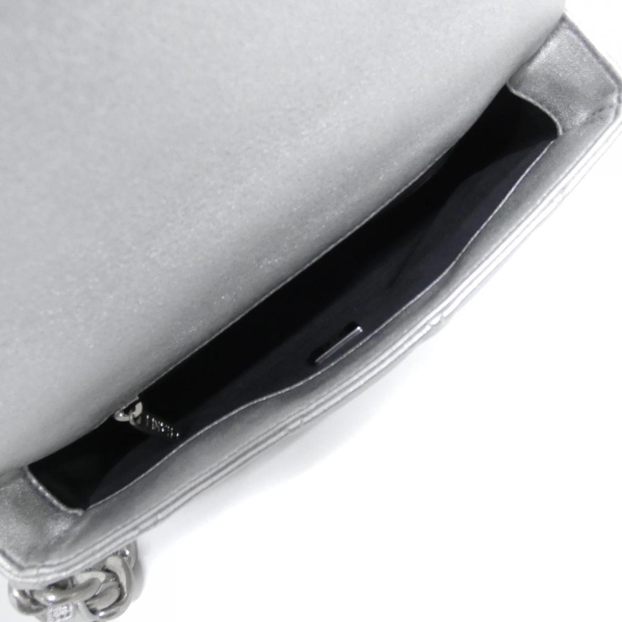Chanel Silver Leather Shoulder Bag (Pre-Owned)