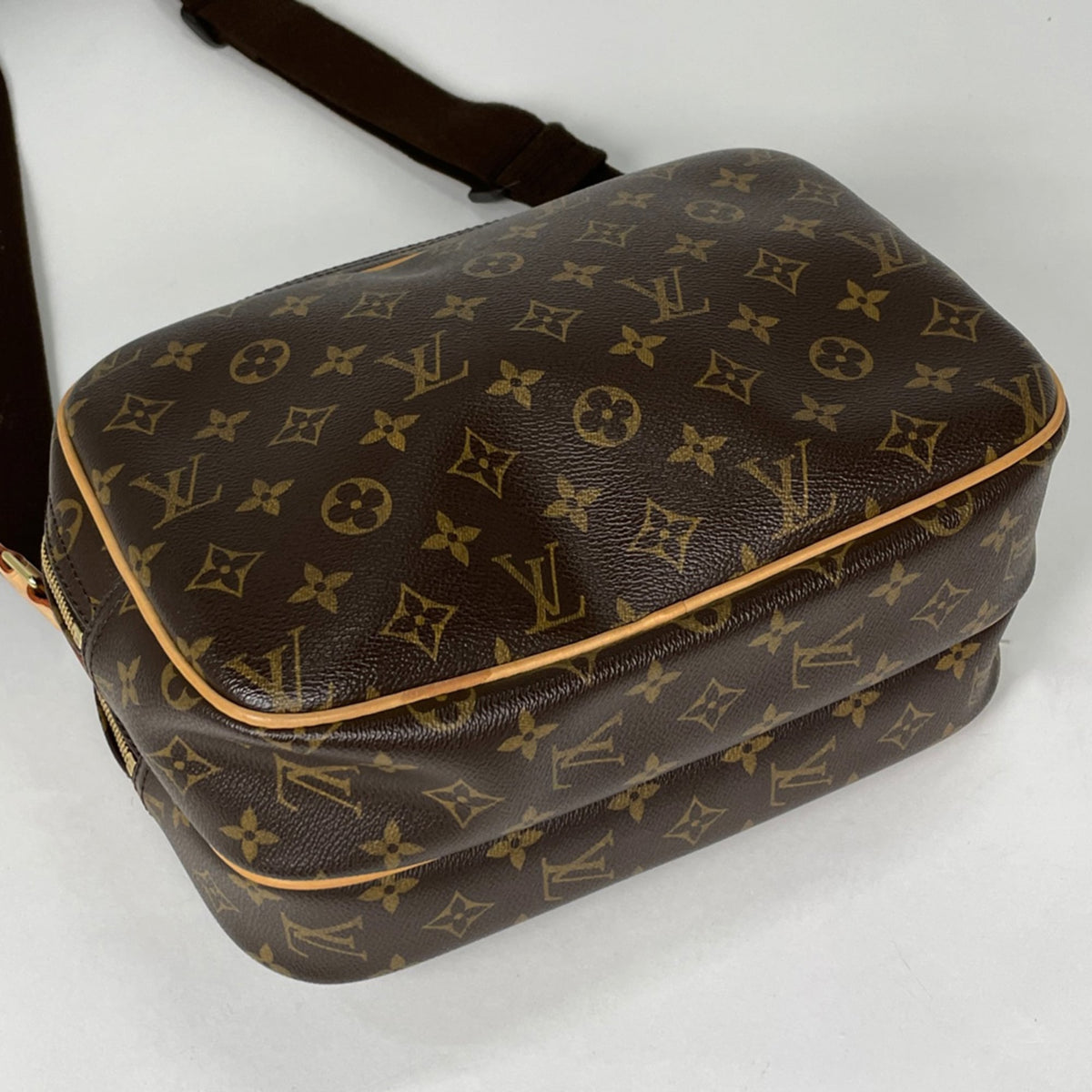 Louis Vuitton Brown Monogram Shoulder Bag (Pre-Owned)