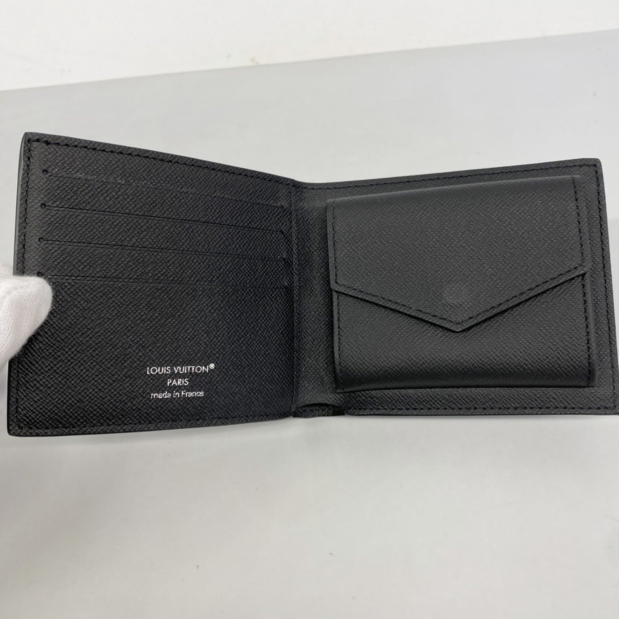 Louis Vuitton Black Wallet (Bi-Fold) (Pre-Owned)